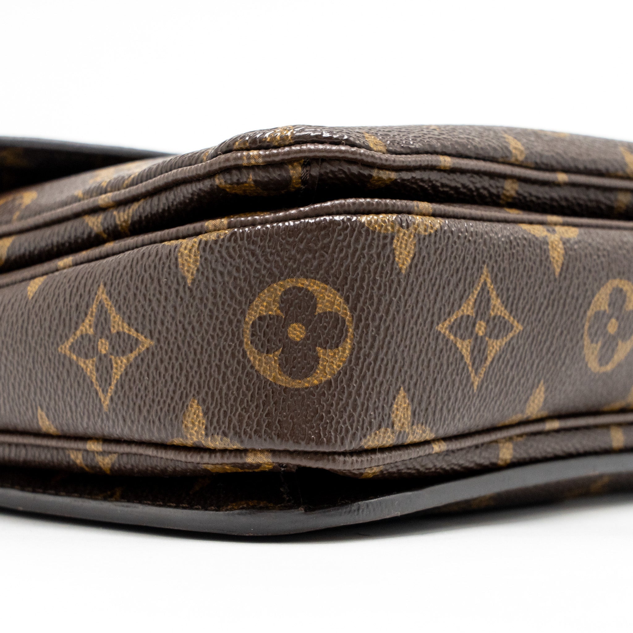 LOUIS VUITTON POCHETTE MÉTIS MONOGRAM CANVAS GHW