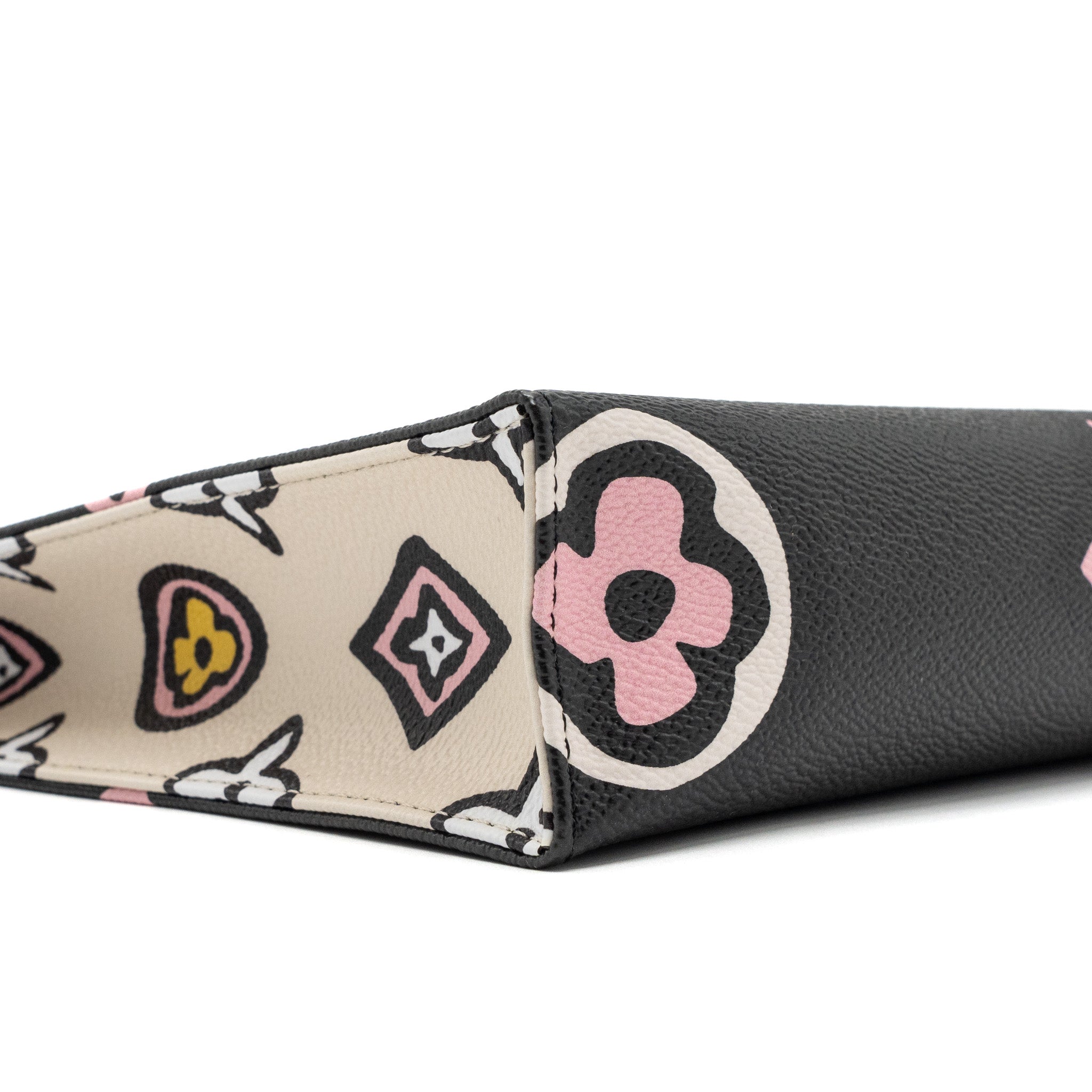 LOUIS VUITTON WILD AT HEART TOILETRY POCHETTE CANVAS BLACK / WHITE/ PINK GHW