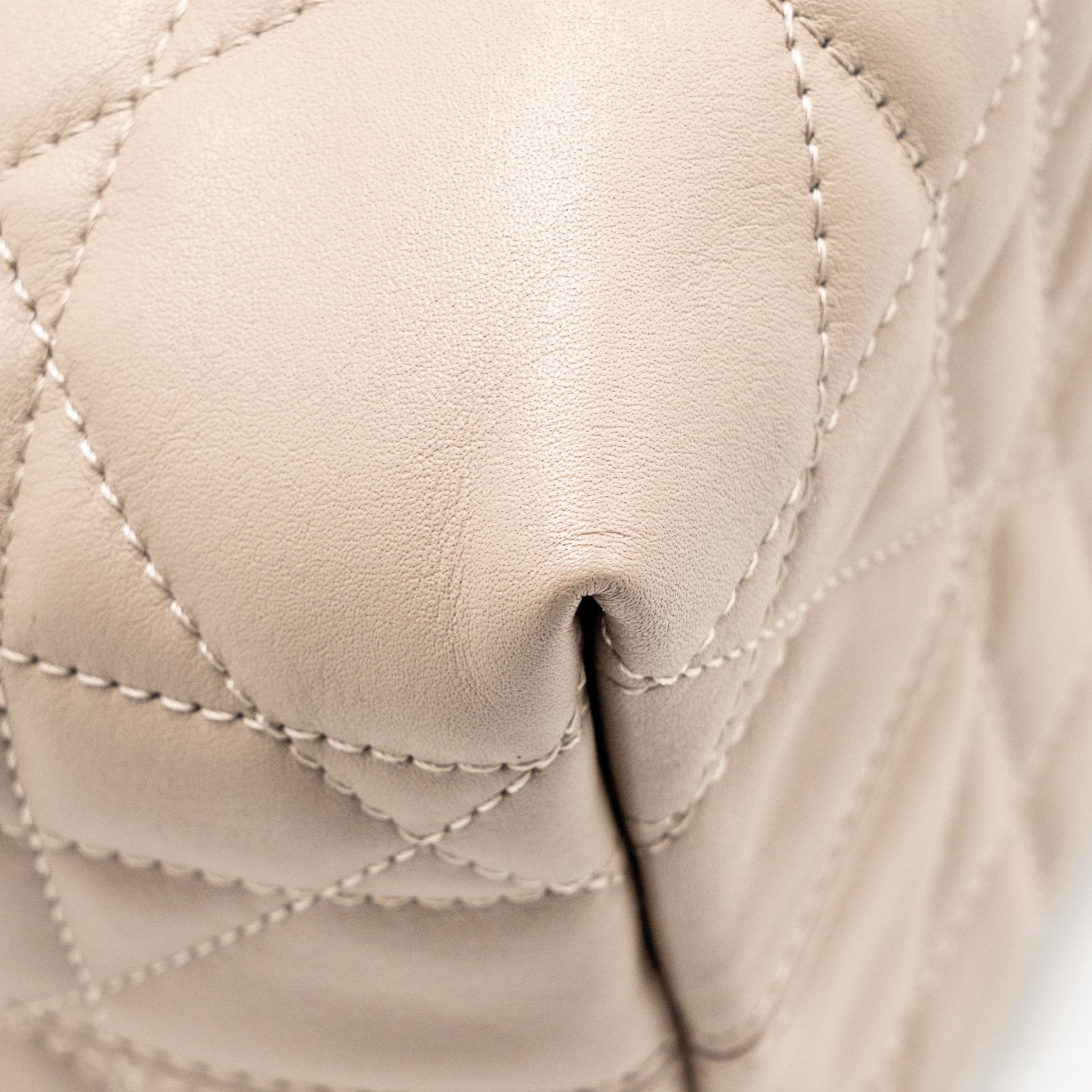 DIOR SMALL TOUJOURS TOTE BAG MACROCANNAGE CALFSKIN POWDER BEIGE LGHW