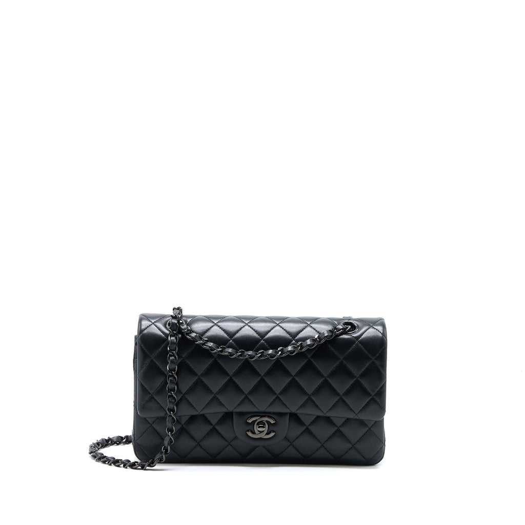 CHANEL MEDIUM CLASSIC DOUBLE FLAP BAG LAMBSKIN SO BLACK WITH BLACK HARDWARE (MICROCHIP)