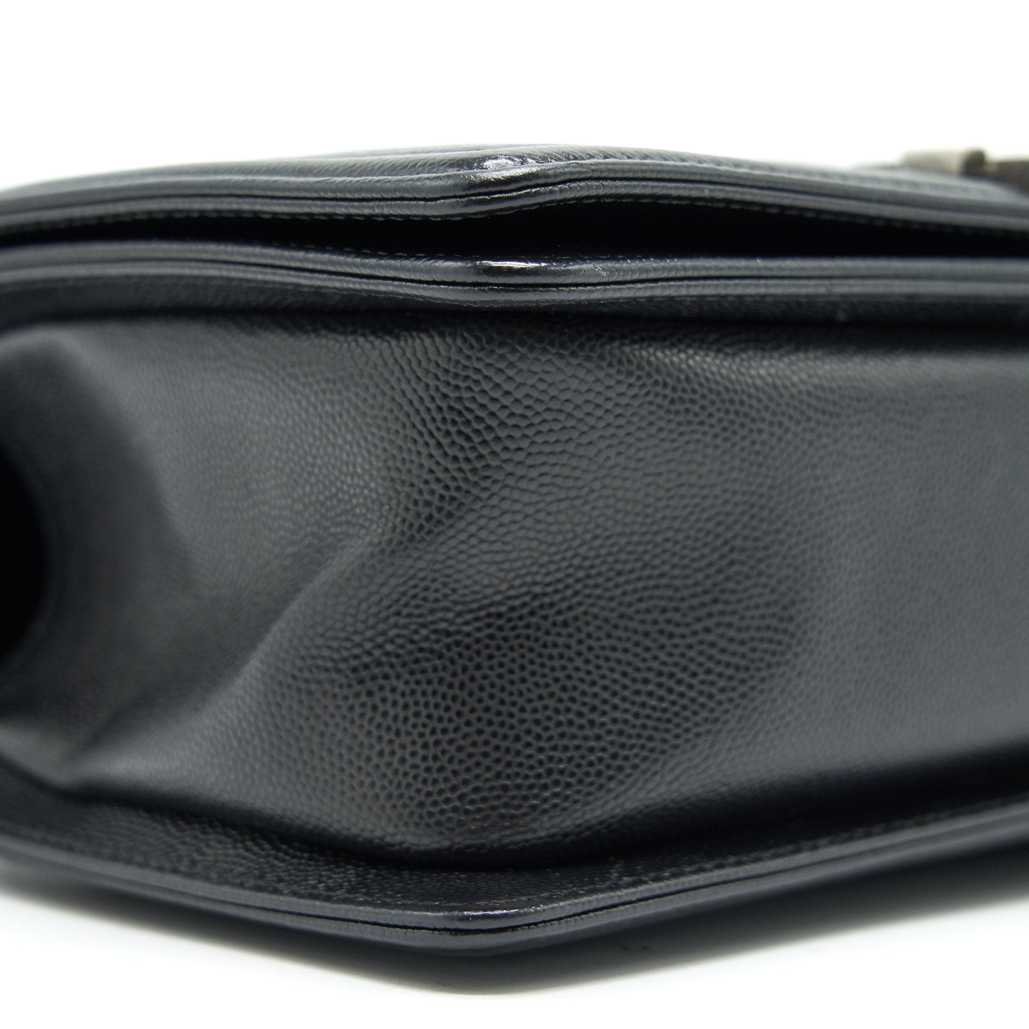 CHANEL MEDIUM BOY CHANEL BAG CAVIAR BLACK RUTHENIUM HARDWARE