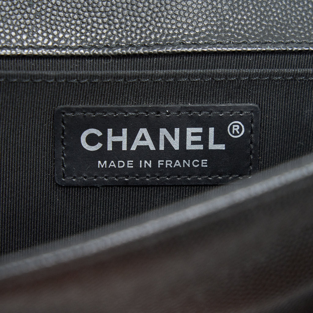 CHANEL MEDIUM BOY CHANEL BAG CAVIAR BLACK RUTHENIUM HARDWARE