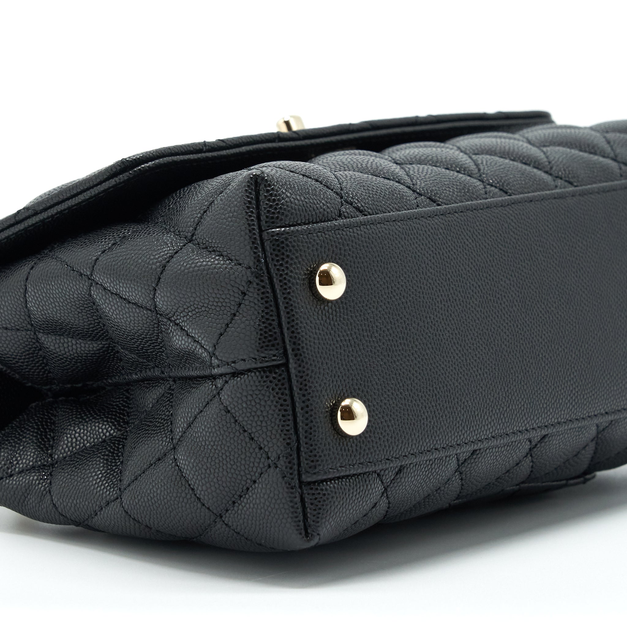CHANEL 22P SMALL COCO HANDLE CAVIAR BLACK LGHW (MICROCHIP)
