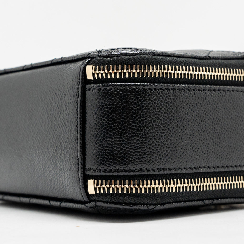 CHANEL LOGO DETAILED HANDLE MINI PICK ME UP VANITY CASE CAVIAR BLACK GHW (MICROCHIP)