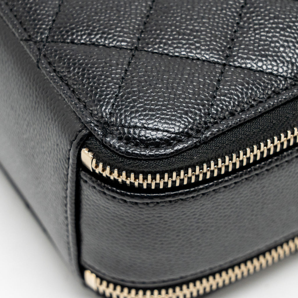CHANEL LOGO DETAILED HANDLE MINI PICK ME UP VANITY CASE CAVIAR BLACK GHW (MICROCHIP)