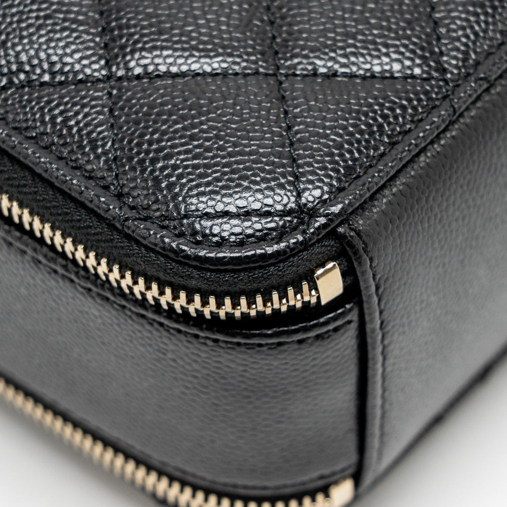 CHANEL LOGO DETAILED HANDLE MINI PICK ME UP VANITY CASE CAVIAR BLACK GHW (MICROCHIP)
