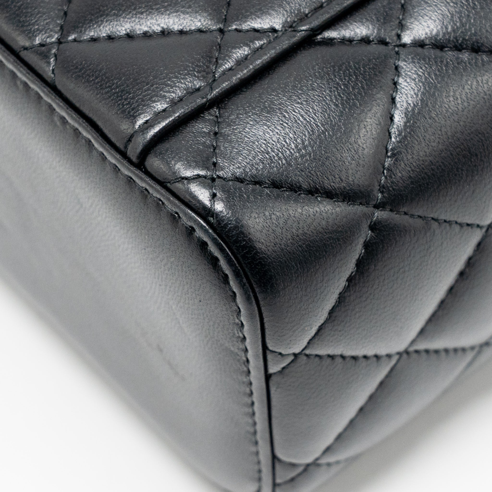 CHANEL PEARL CRUSH LONG VANITY WITH CHAIN LAMBSKIN BLACK GHW