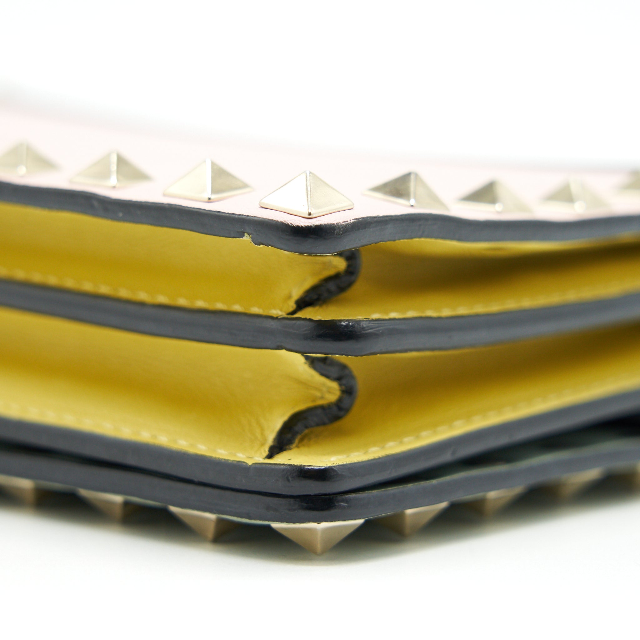VALENTINO ROCKSTUD CHAIN POUCH MULTICOLORED