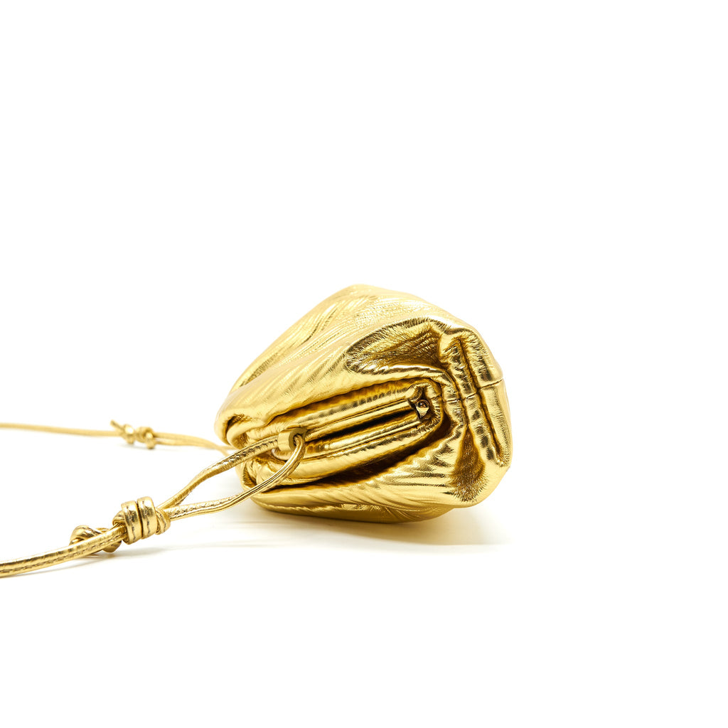 BOTTEGA VENETA THE MINI POUCH COLOR ORO