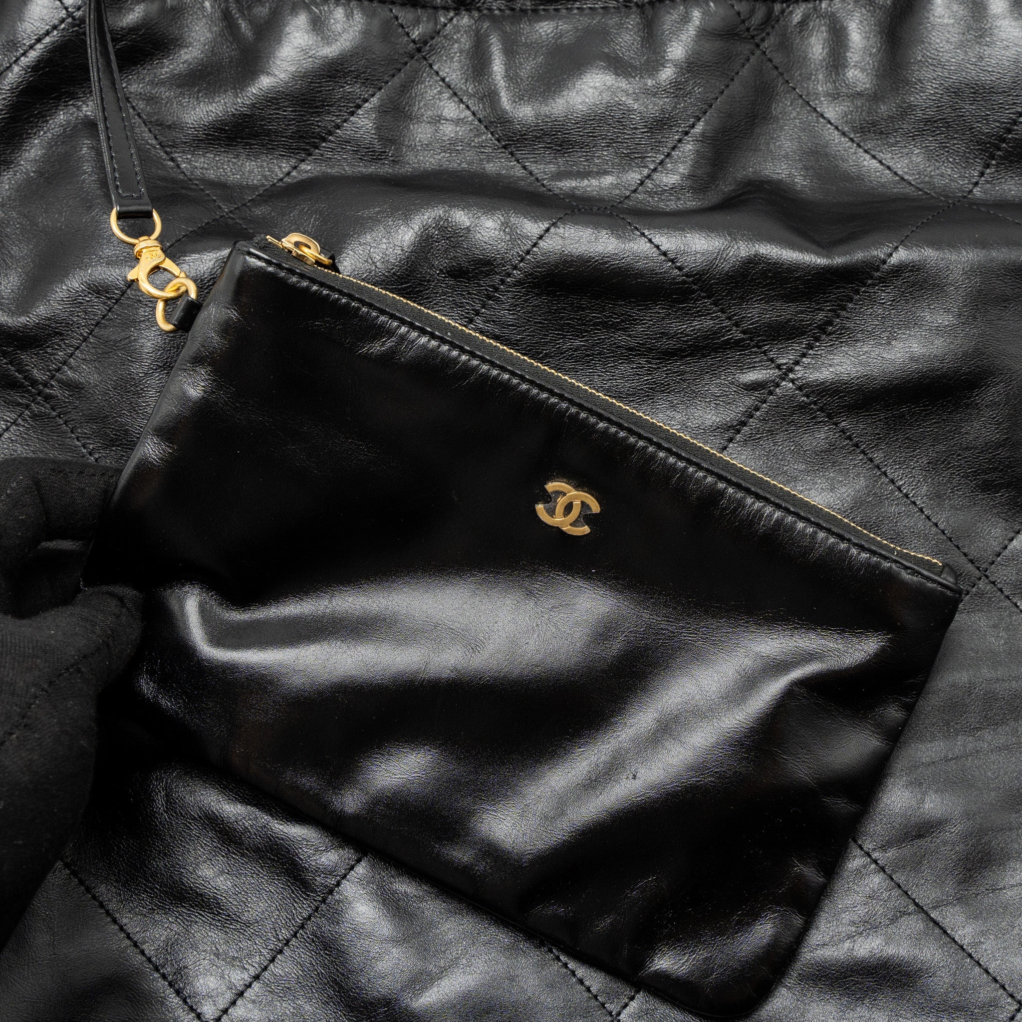 CHANEL LARGE 22 BAG SHINY CALFSKIN BLACK GHW (MICROCHIP)