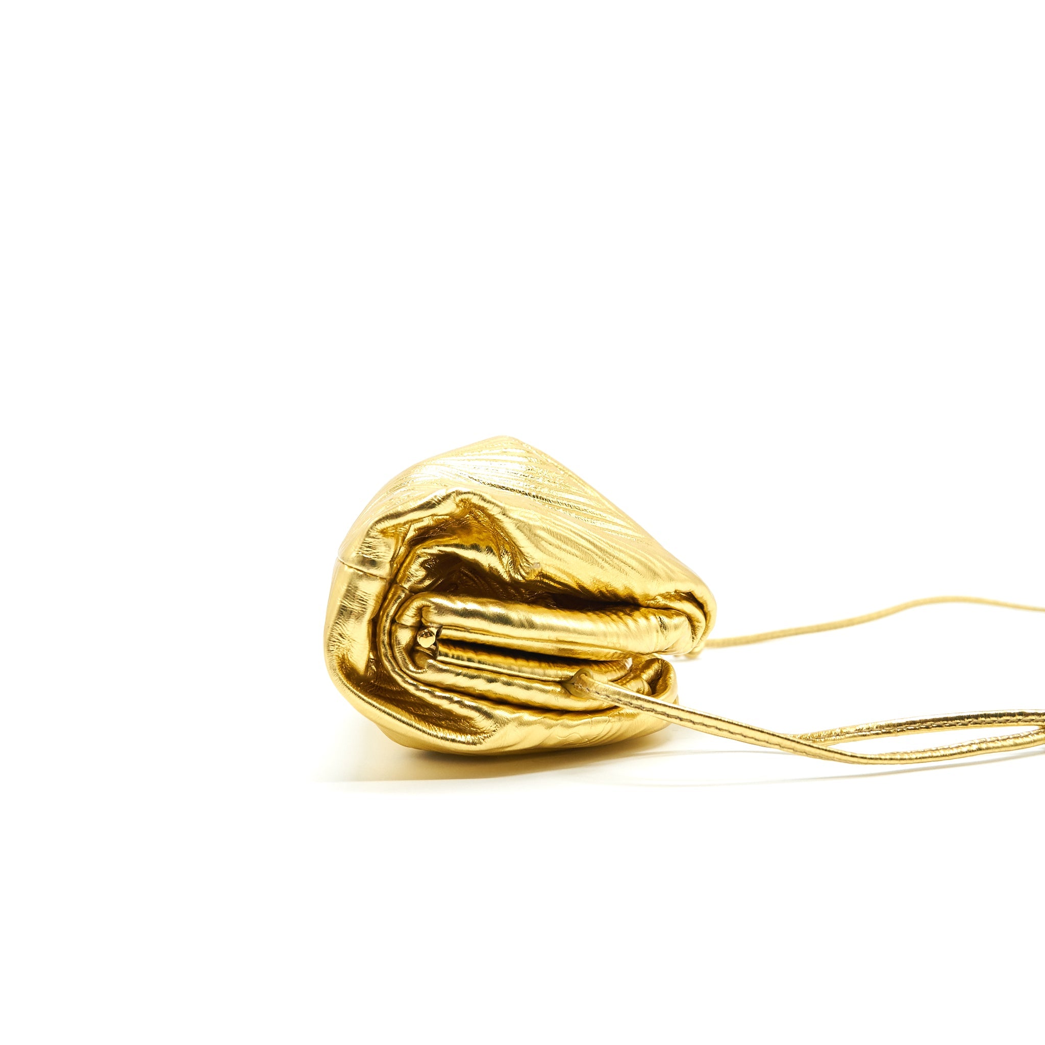BOTTEGA VENETA THE MINI POUCH COLOR ORO