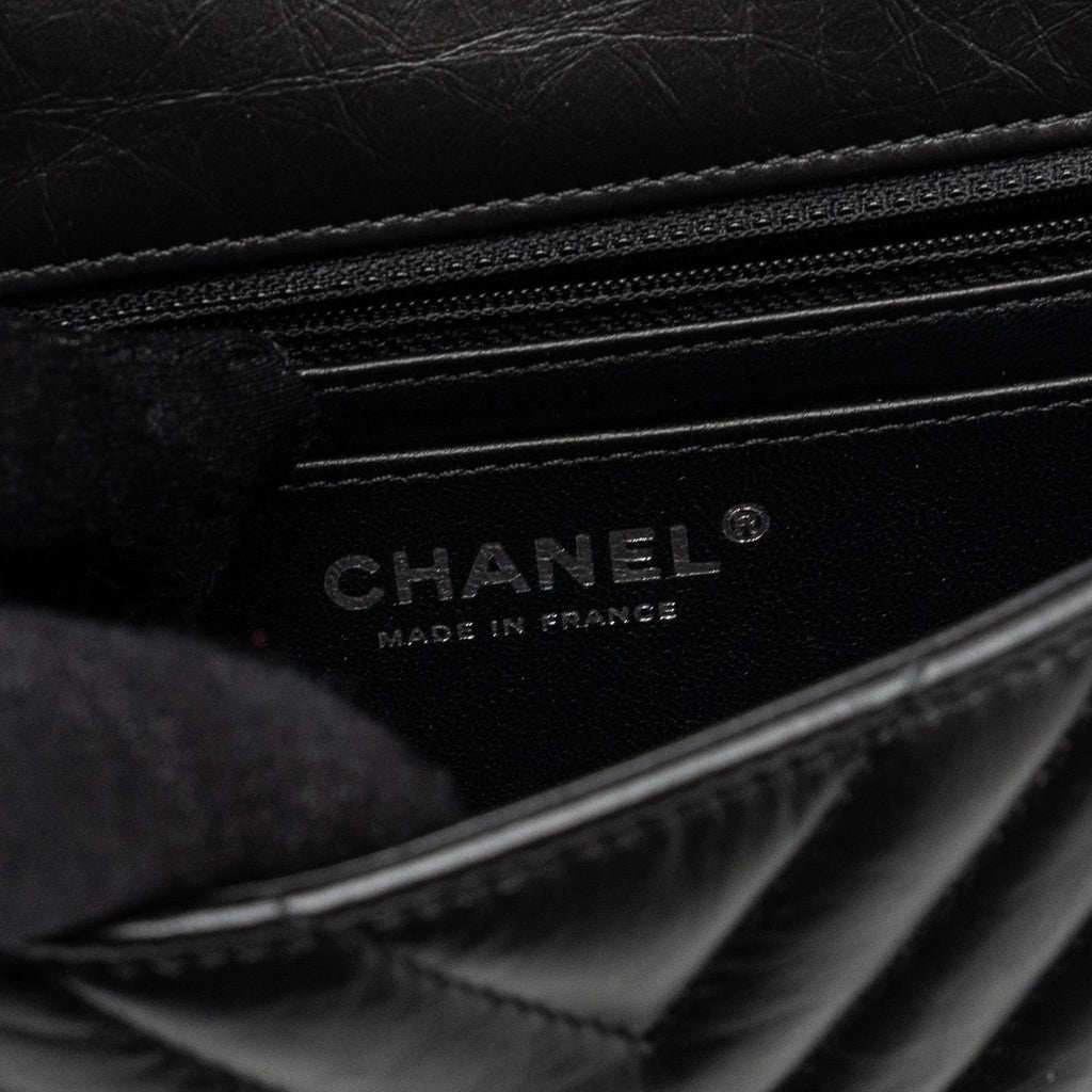 CHANEL MINI 2.55 REISSUE FLAP BAG CHEVRON CALFSKIN SO BLACK (MICROCHIP)