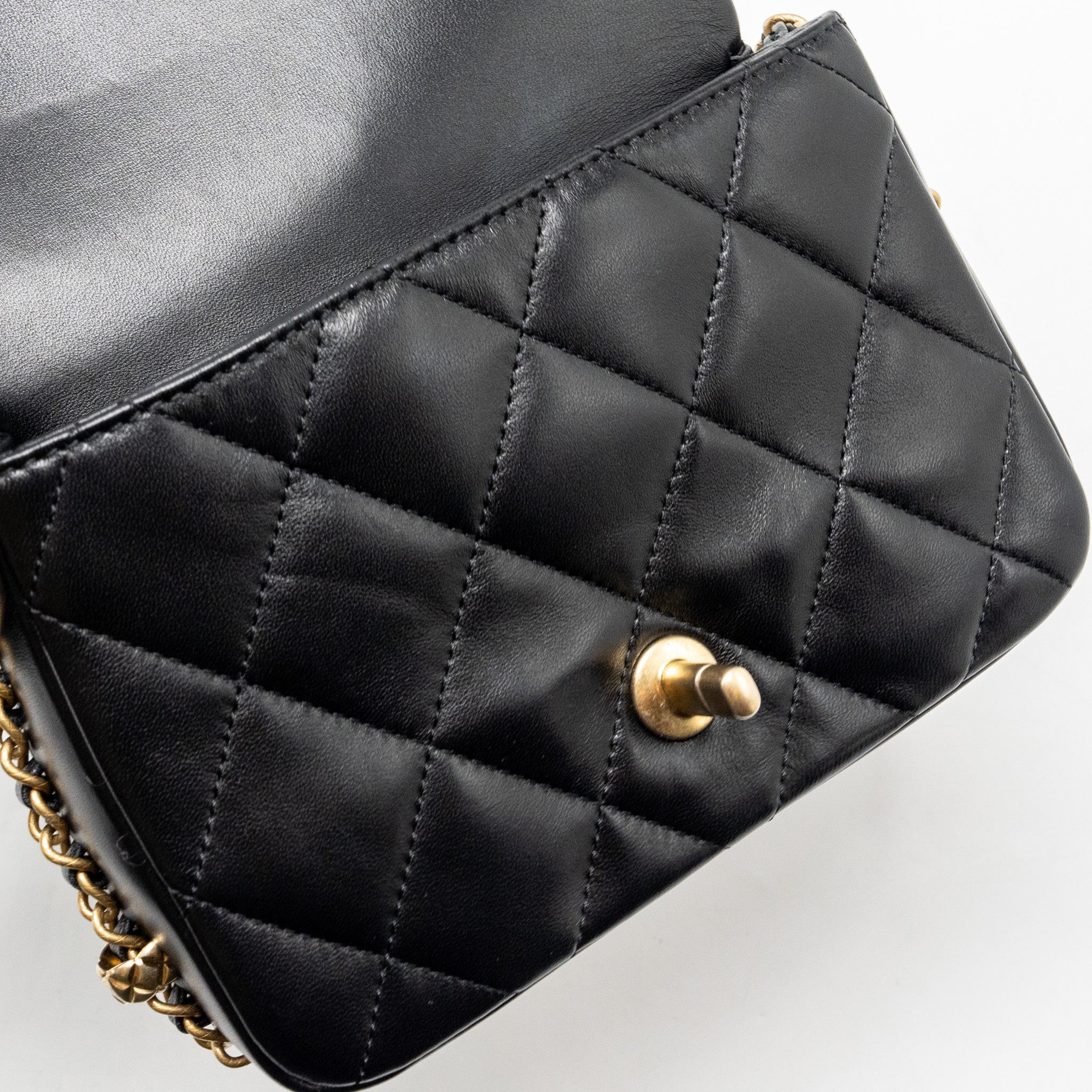 CHANEL QUILTED FLAP BAG WITH DETAILED LOGO AND CHAIN LAMBSKIN BLACK GHW (MICROCHIP)
