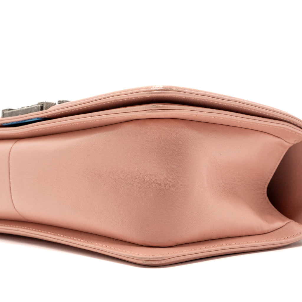 CHANEL MEDIUM BOY BAG LAMBSKIN LIGHT PINK RUTHENIUM HARDWARE