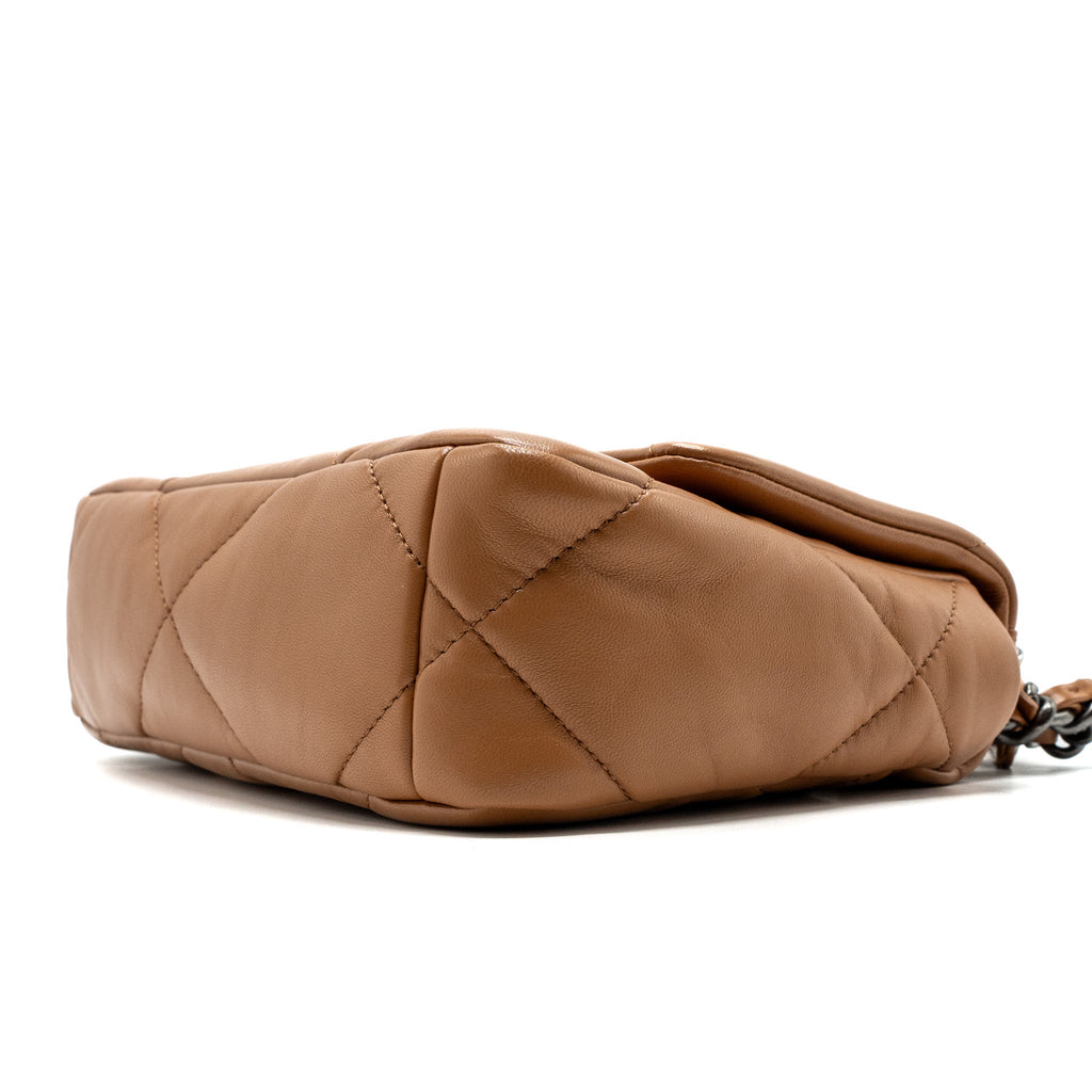 CHANEL SMALL 19 BAG LAMBSKIN CARAMEL MULTICOLOUR HARDWARE (MICROCHIP)