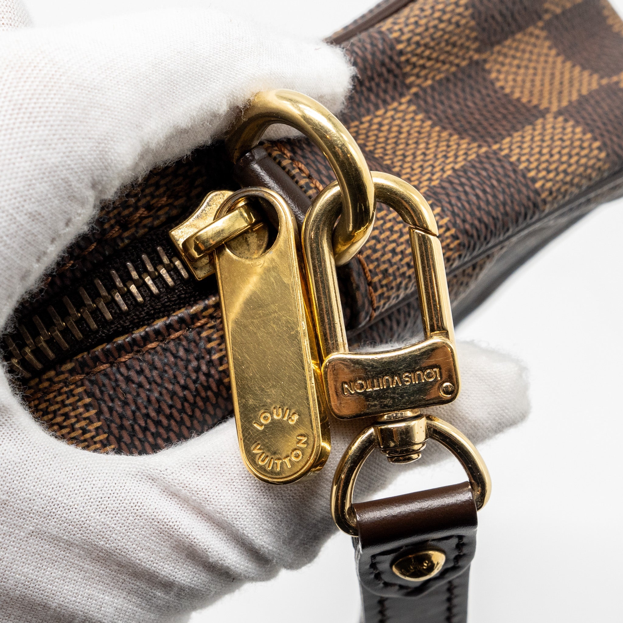 LOUIS VUITTON POUCH DAMIER EBENE GHW
