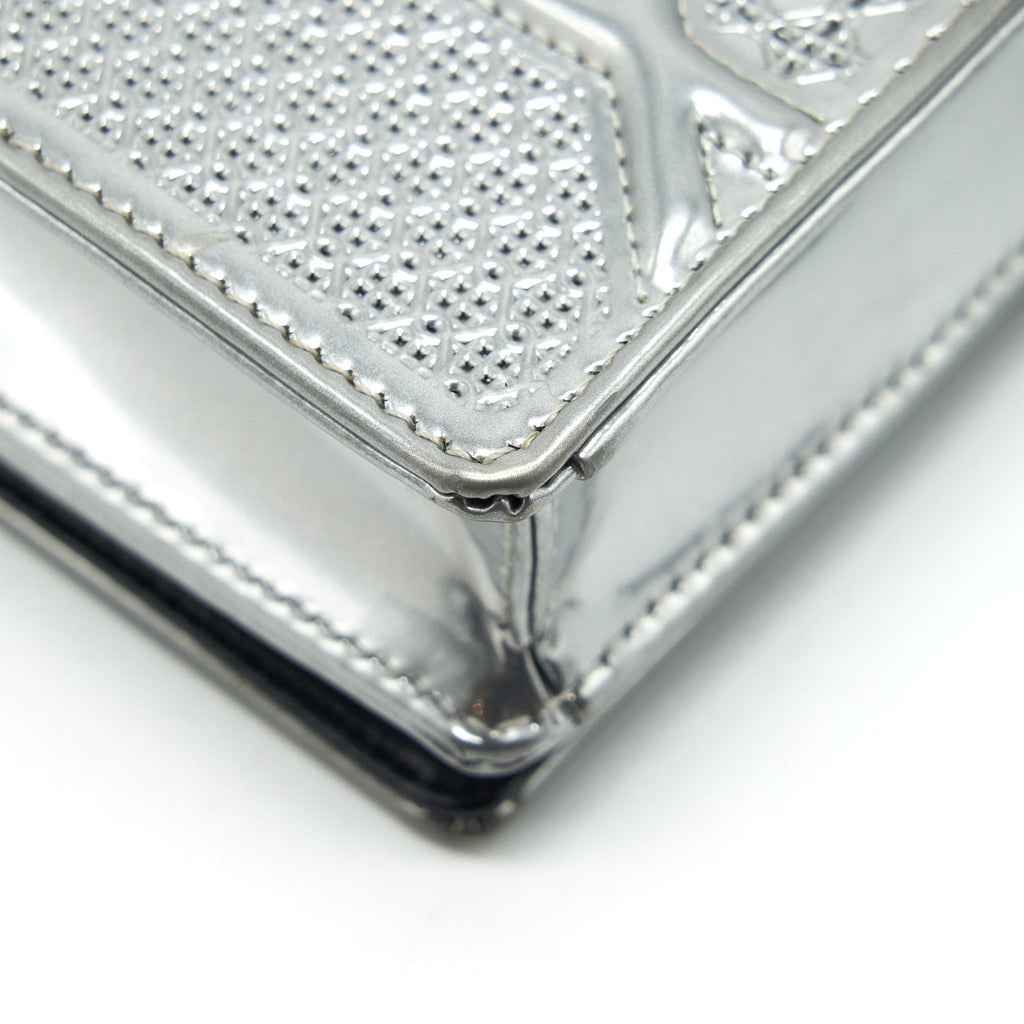 DIOR DIORAMA WALLET ON CHAIN METALLIC SILVER SHW