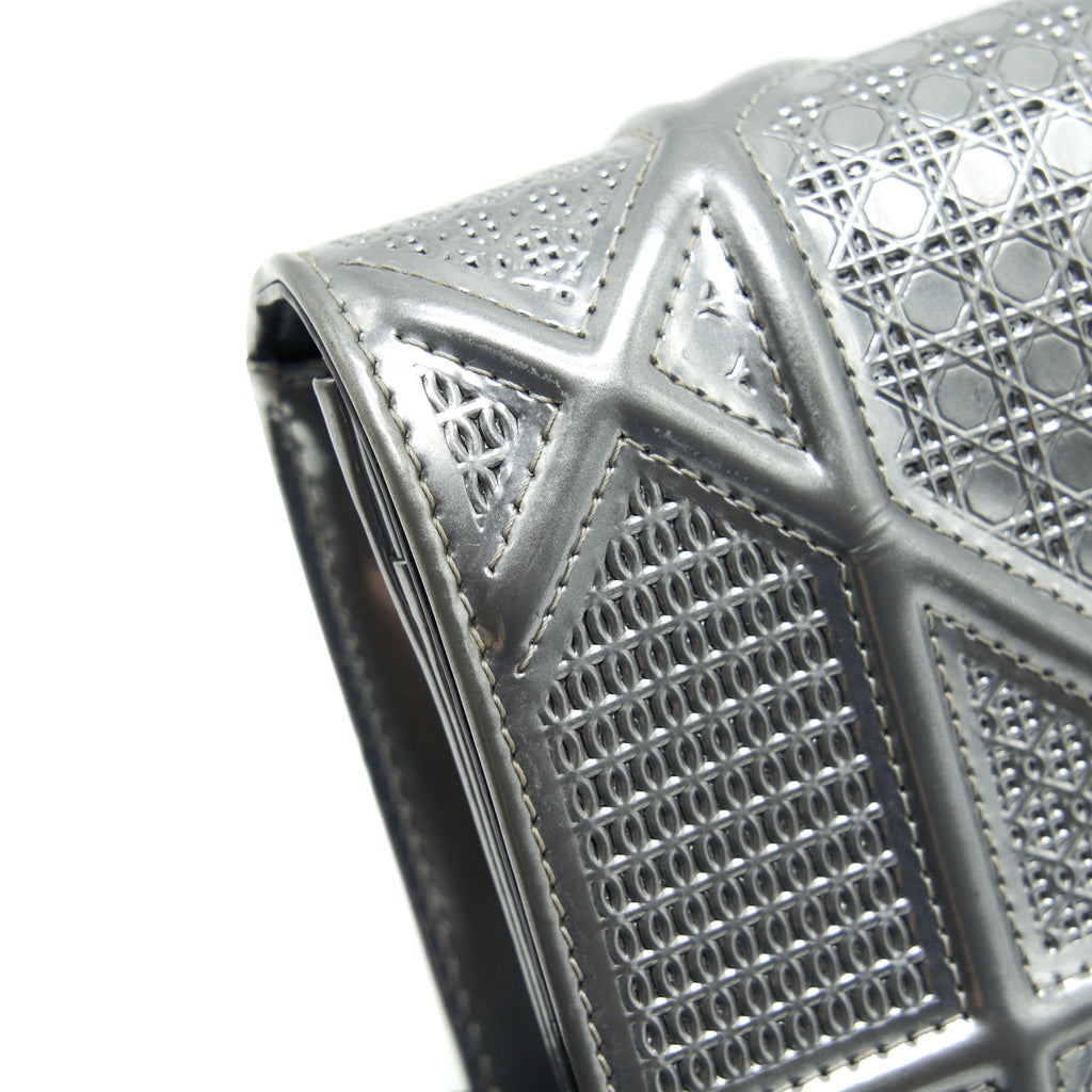 DIOR DIORAMA WALLET ON CHAIN METALLIC SILVER SHW