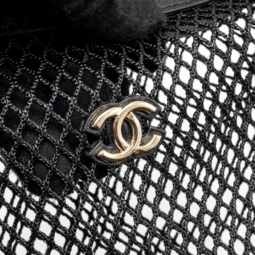 CHANEL 25S HALF MOON CLUTCH MESH/ LAMBSKIN BLACK LGHW (MICROCHIP)