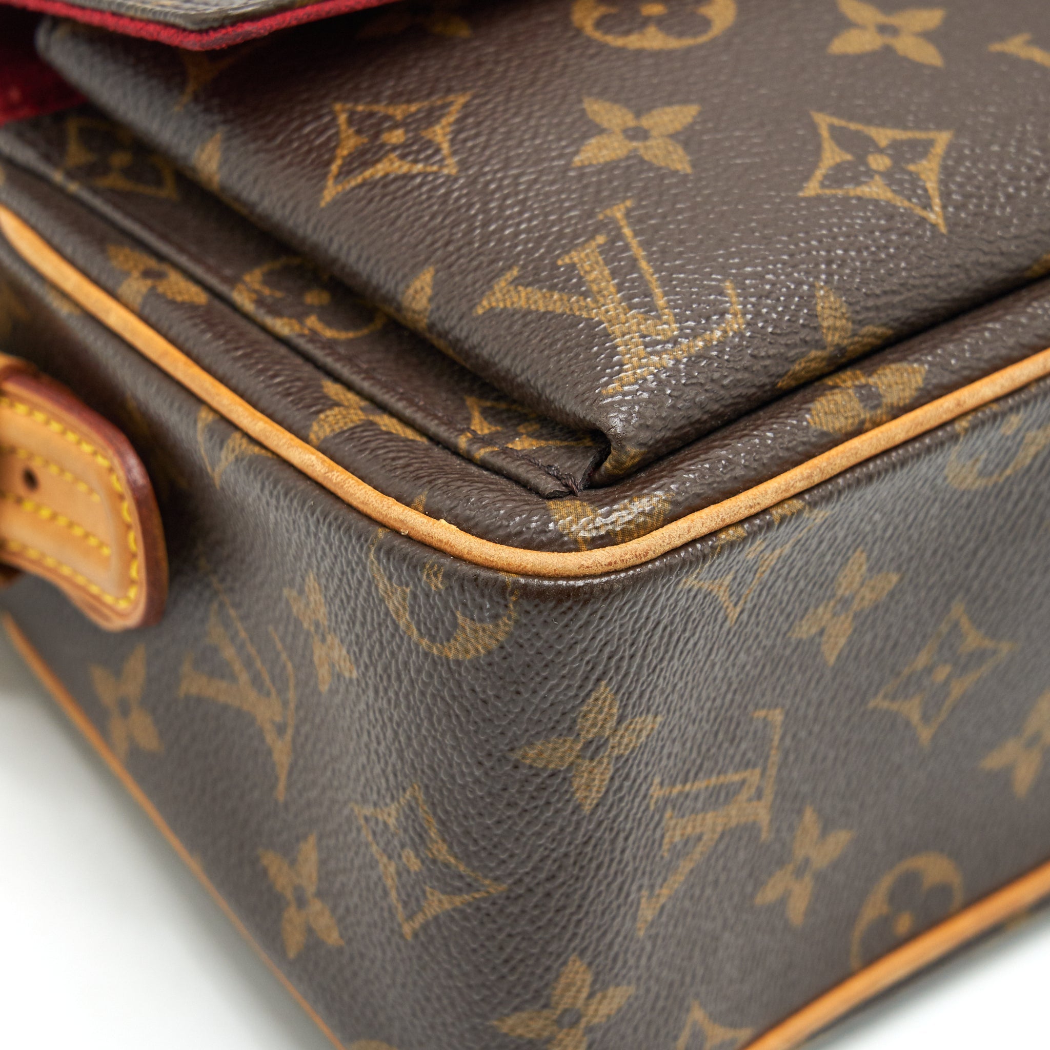 LOUIS VUITTON VINTAGE MONOGRAM SHOULDER BAG