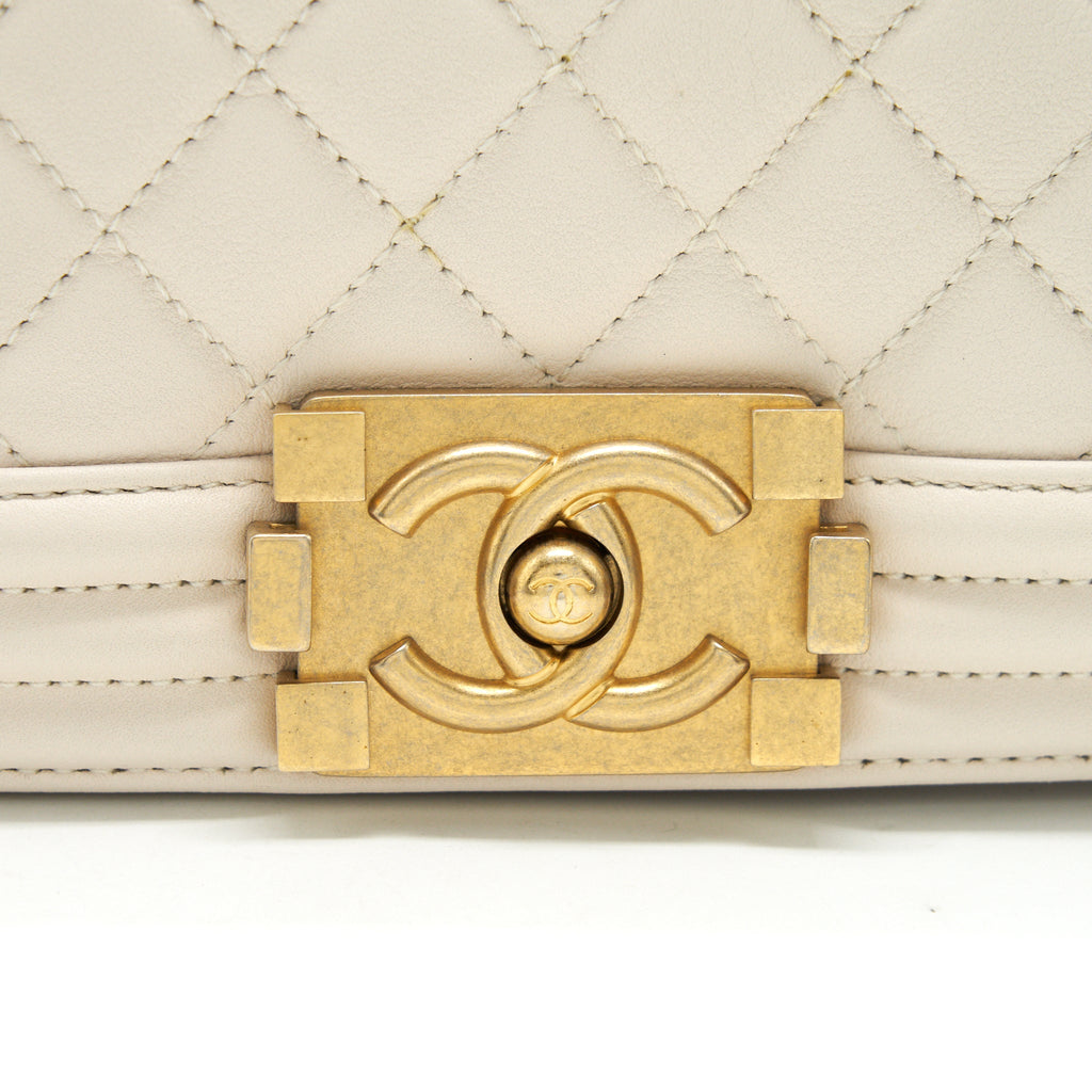 CHANEL SMALL BOY CHANEL CALFSKIN WHITE GHW