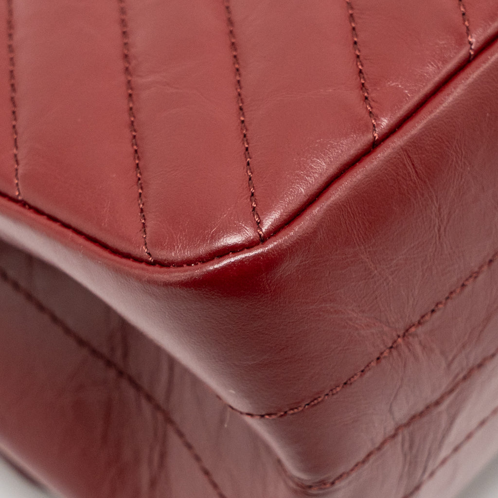 CHANEL 2.55 226 REISSUE DOUBLE FLAP BAG CHEVRON AGED CALFSKIN RED GHW