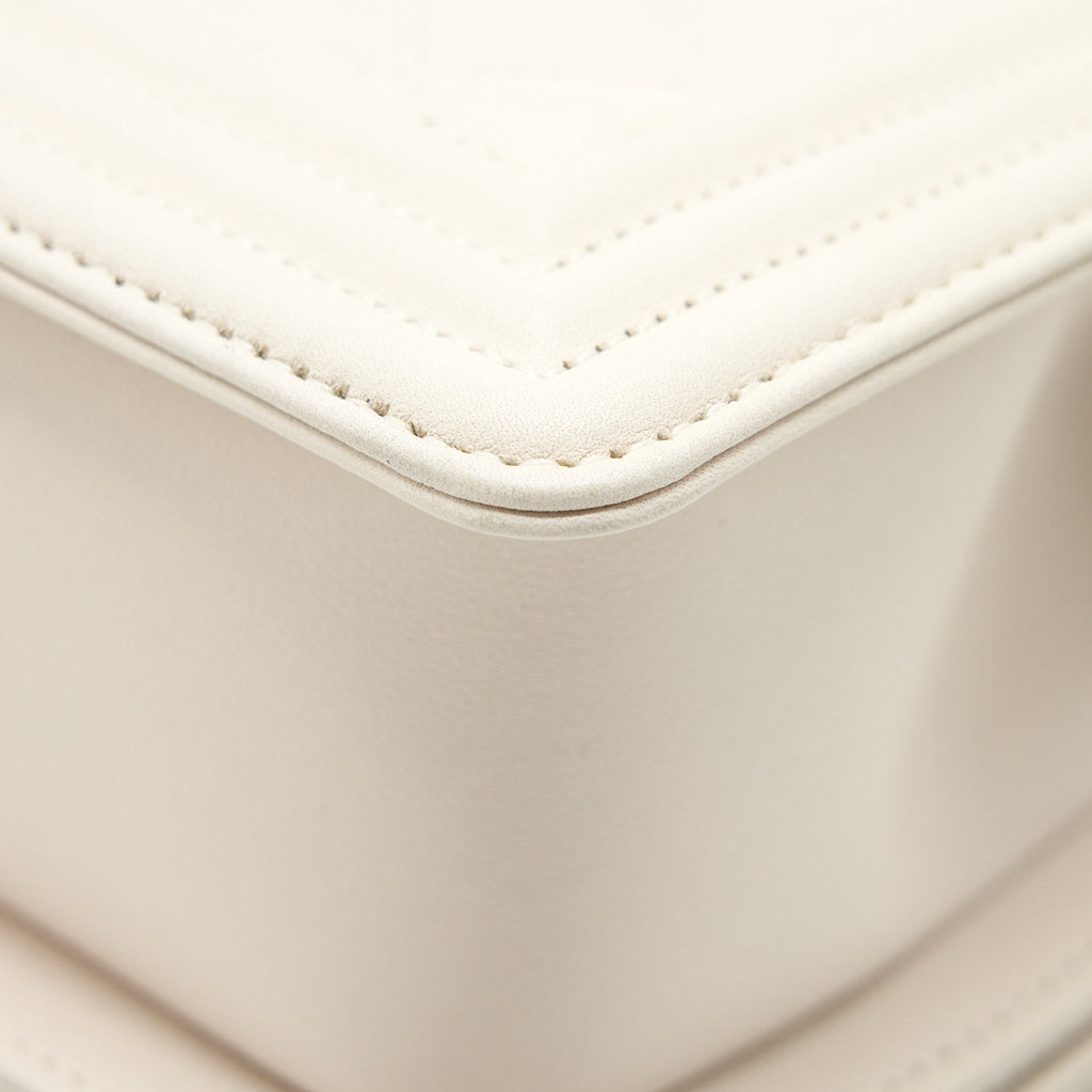 CHANEL SMALL BOY CHANEL CALFSKIN WHITE GHW