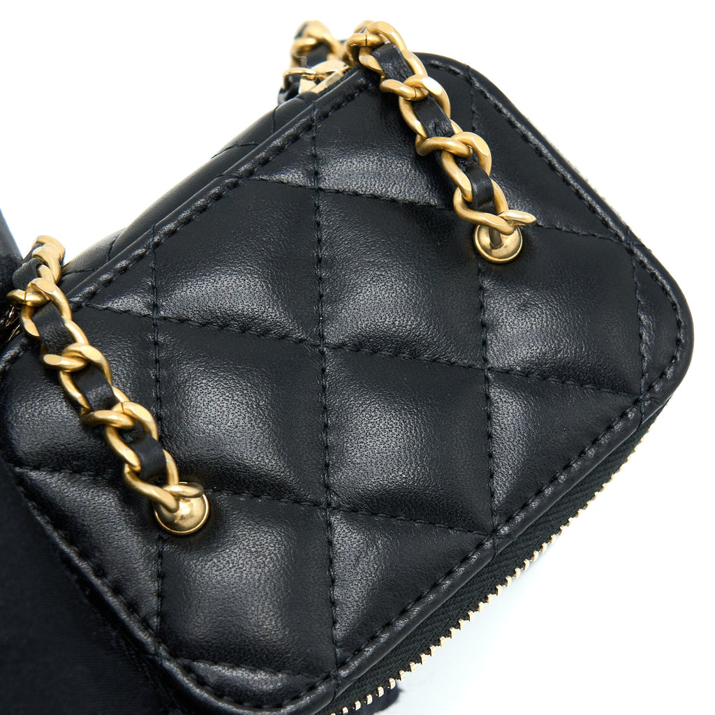 CHANEL 22A PEARL CRUSH MINI VANITY WITH CHAIN LAMBSKIN BLACK GHW
