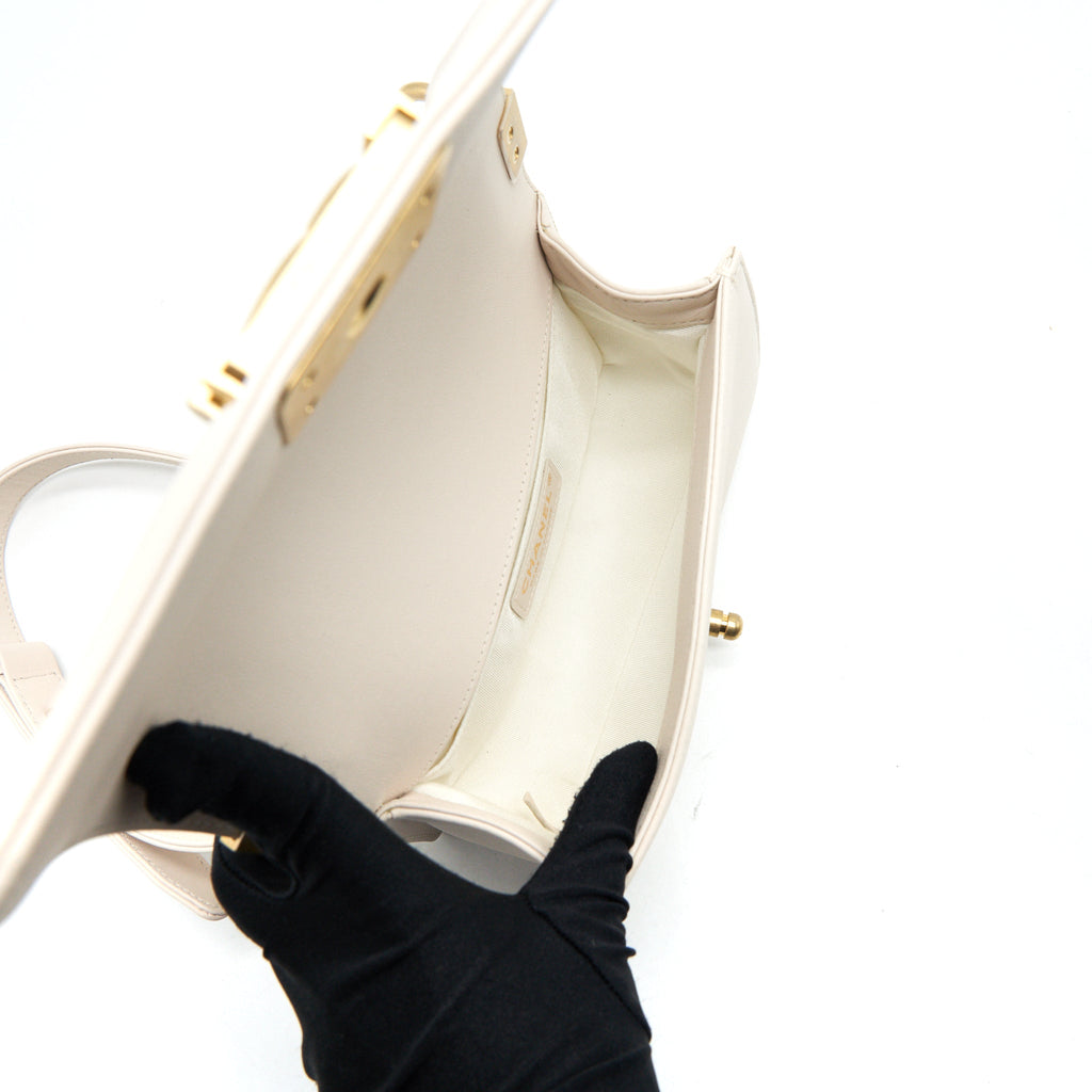 CHANEL SMALL BOY CHANEL CALFSKIN WHITE GHW