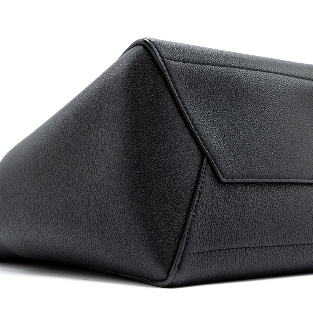 CELINE SANGLE BUCKET BAG GRAINED CALFSKIN BLACK GHW
