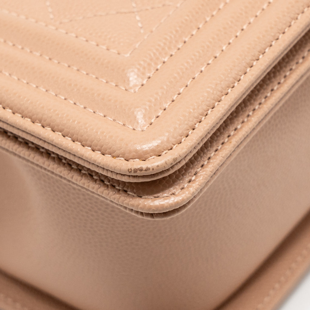 CHANEL MEDIUM BOY BAG GRAINED CALFSKIN BEIGE GHW