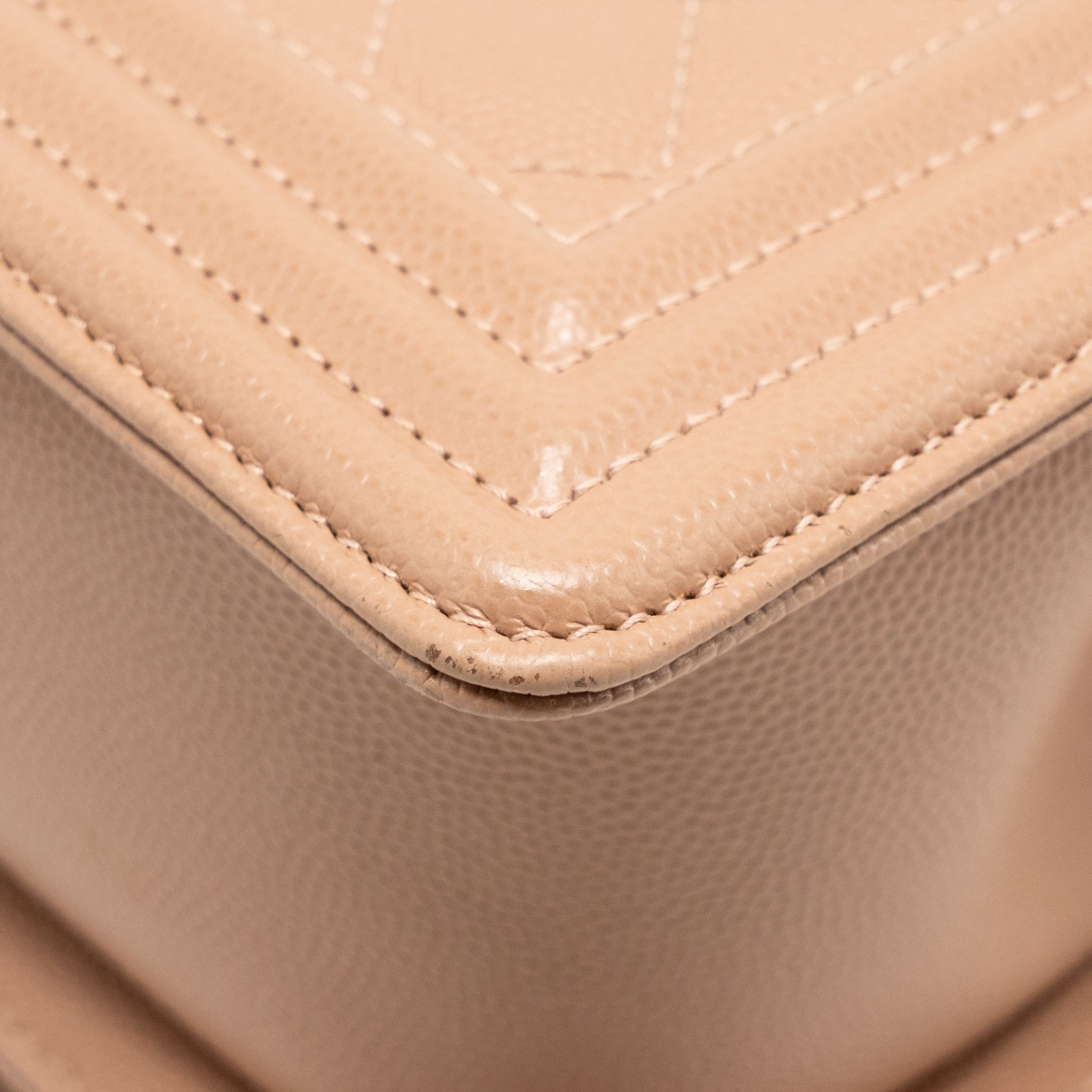 CHANEL MEDIUM BOY BAG GRAINED CALFSKIN BEIGE GHW