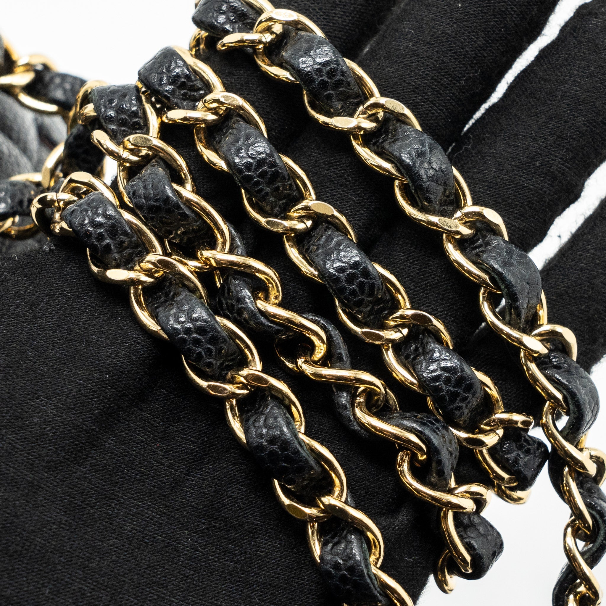 CHANEL MEDIUM CLASSIC DOUBLE FLAP BAG CAVIAR BLACK GHW