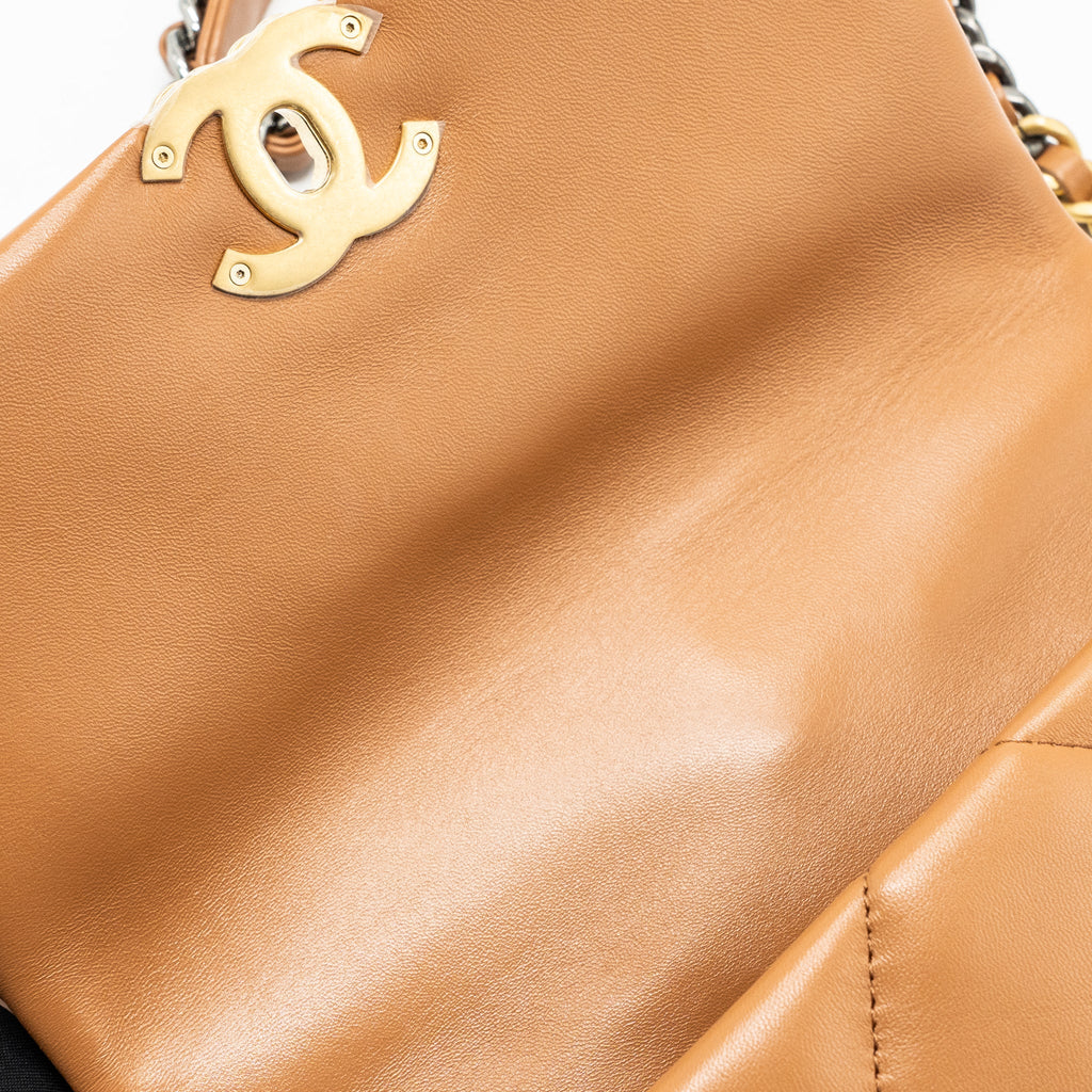 CHANEL SMALL 19 BAG LAMBSKIN CARAMEL MULTICOLOUR HARDWARE (MICROCHIP)