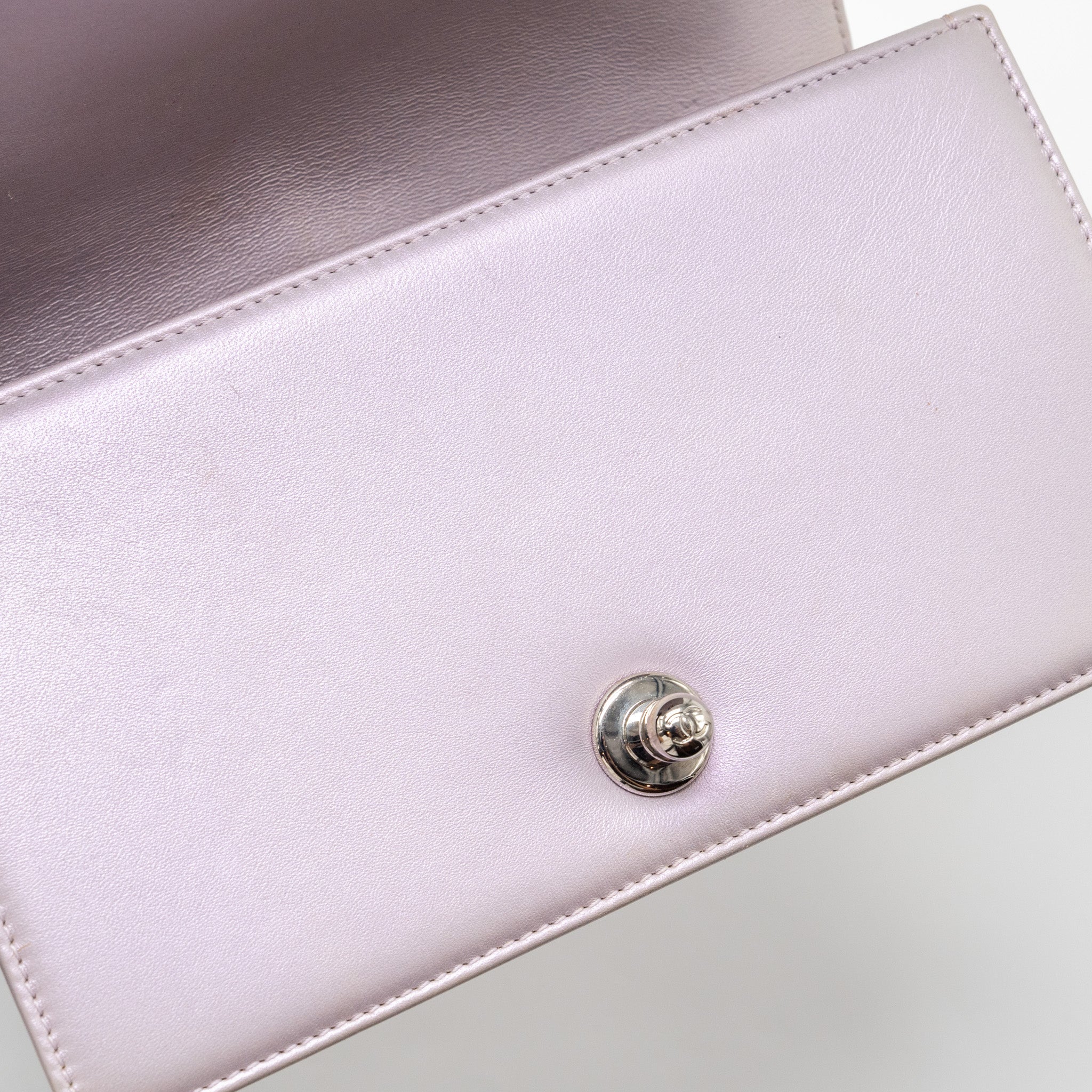 CHANEL SMALL CHEVRON BOY BAG LAMBSKIN IRIDESCENT LIGHT PURPLE SHW