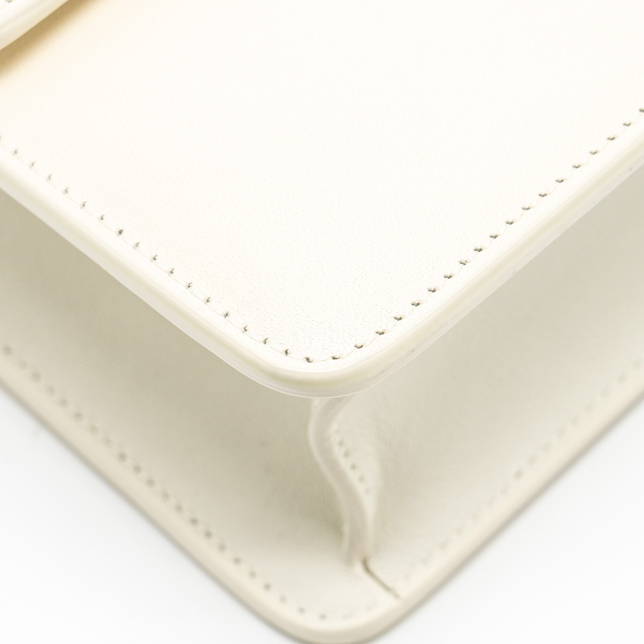 DIOR 30 MONTAIGNE BAG CALFSKIN WHITE GHW