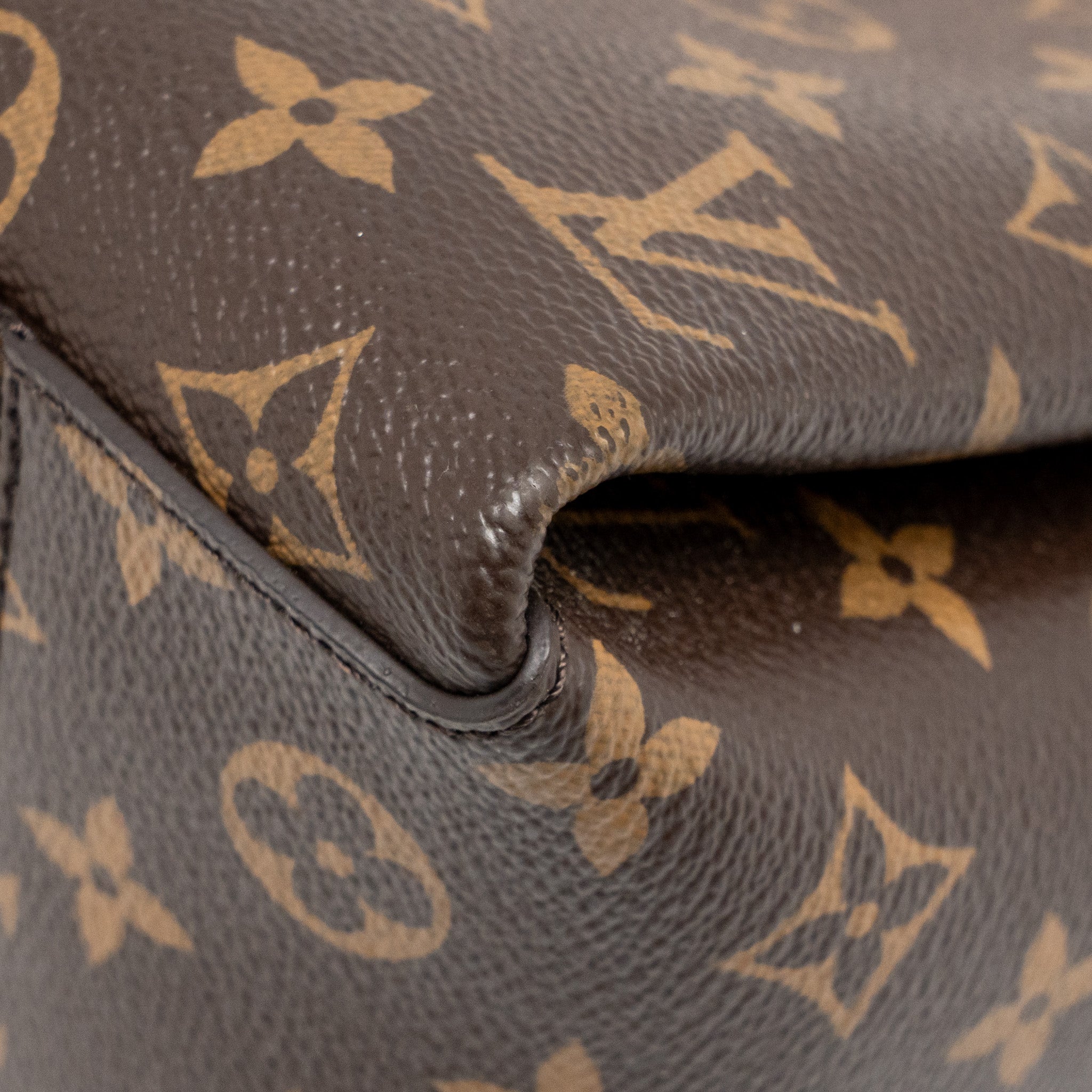 LOUIS VUITTON SOUFFLOT MM MONOGRAM CANVAS GHW