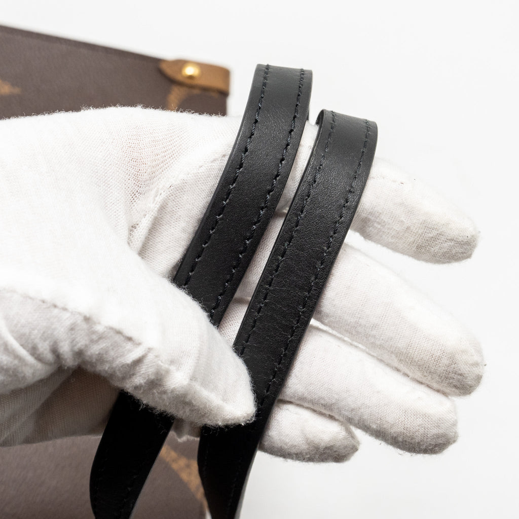 LOUIS VUITTON ONTHEGO MM MONOGRAM CANVAS GHW