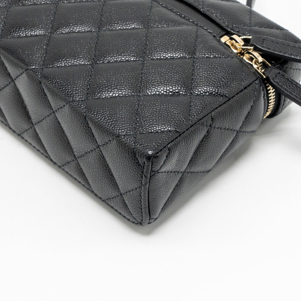 CHANEL 25P CC TOP HANDLE VANITY WITH CHAIN CAVIAR BLACK LGHW (MICROCHIP)