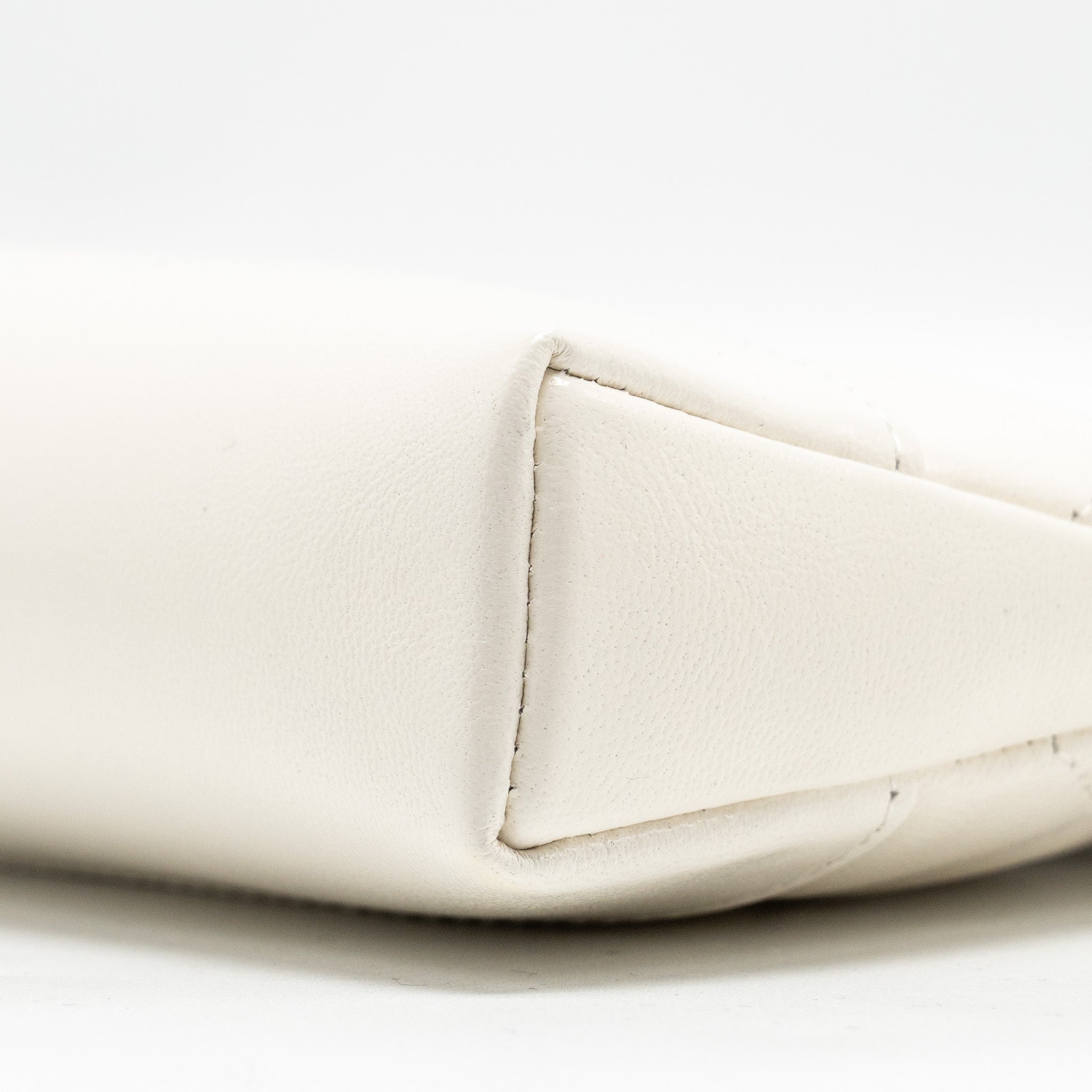 CHANEL MINI 31 CLUTCH WITH CHAIN SHINY CALFSKIN WHITE LGHW (MICROCHIP)