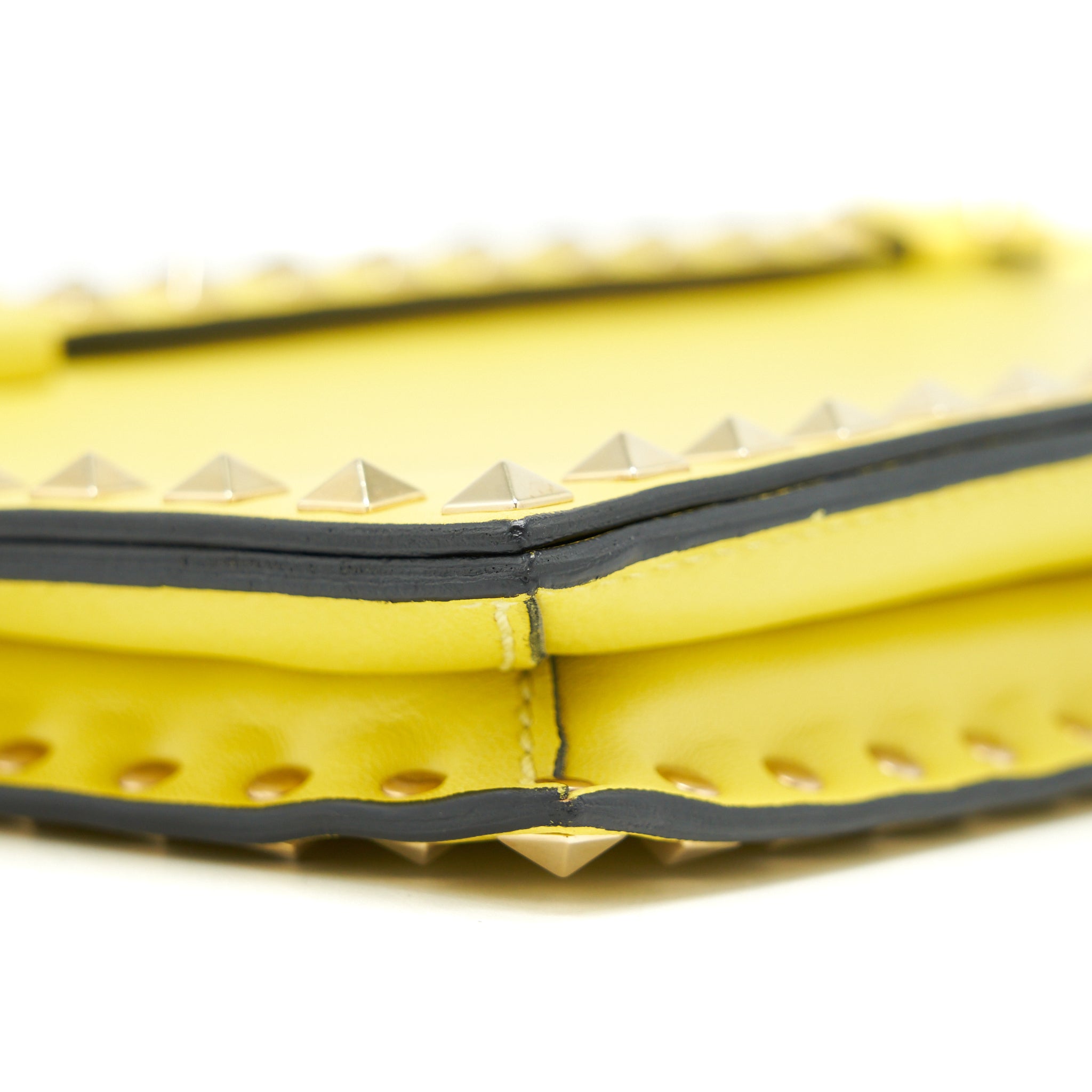 VALENTINO ROCKSTUD CLUTCH BAG YELLOW GHW