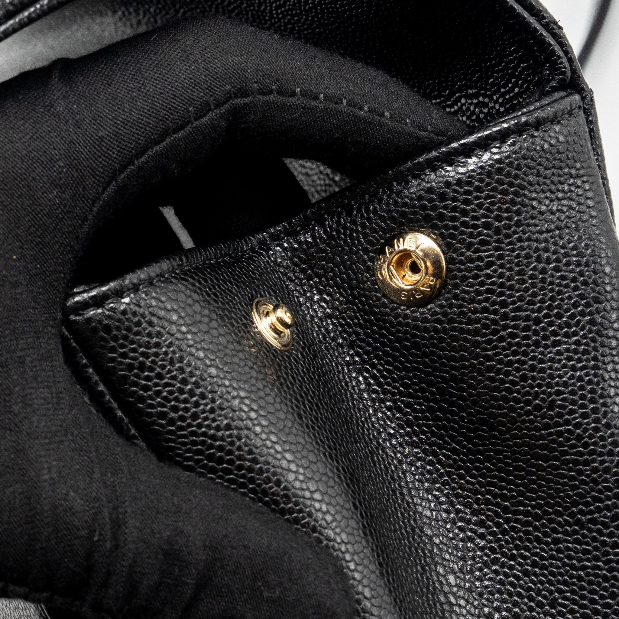 CHANEL MEDIUM BUSINESS AFFINITY CAVIAR BLACK LGHW (MICROCHIP)