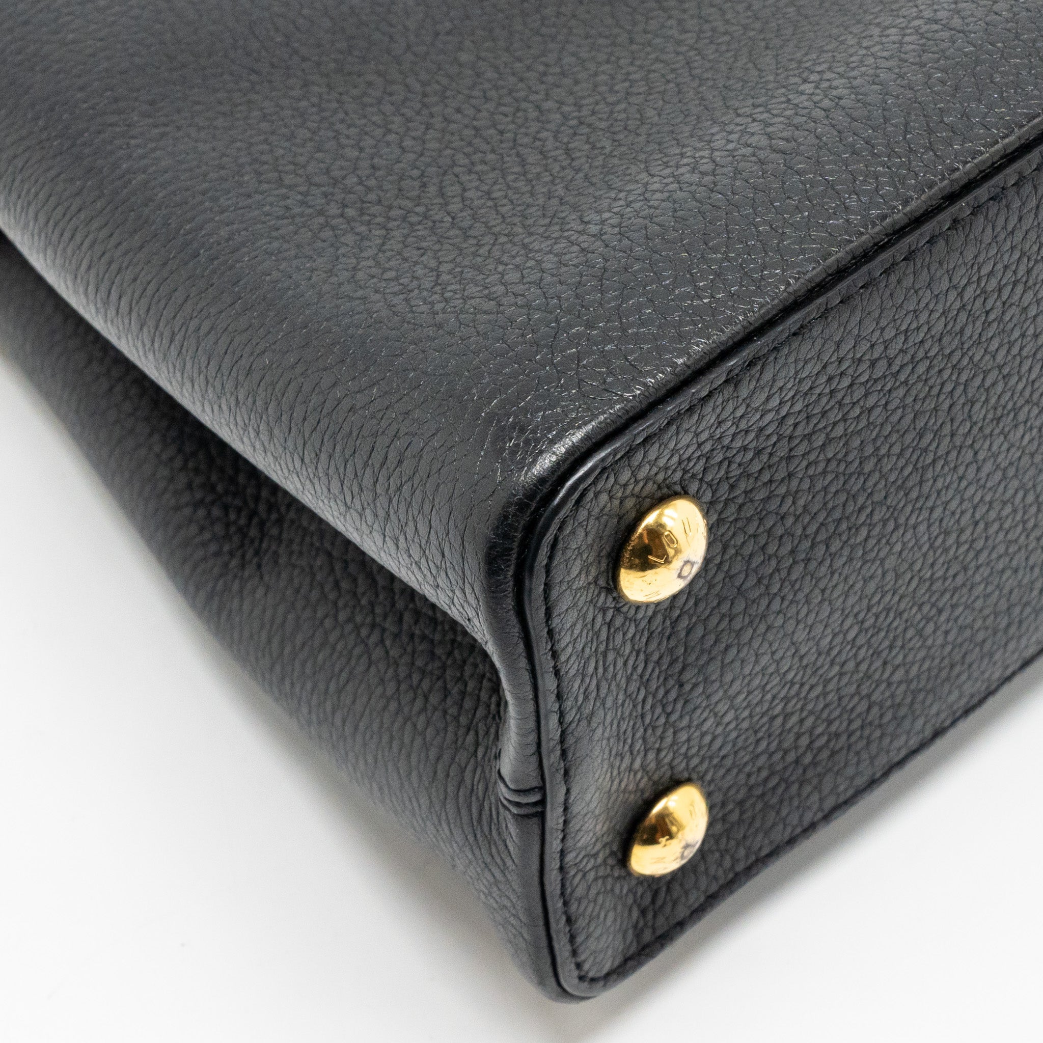 LOUIS VUITTON CAPUCINES MM CALFSKIN BLACK GHW