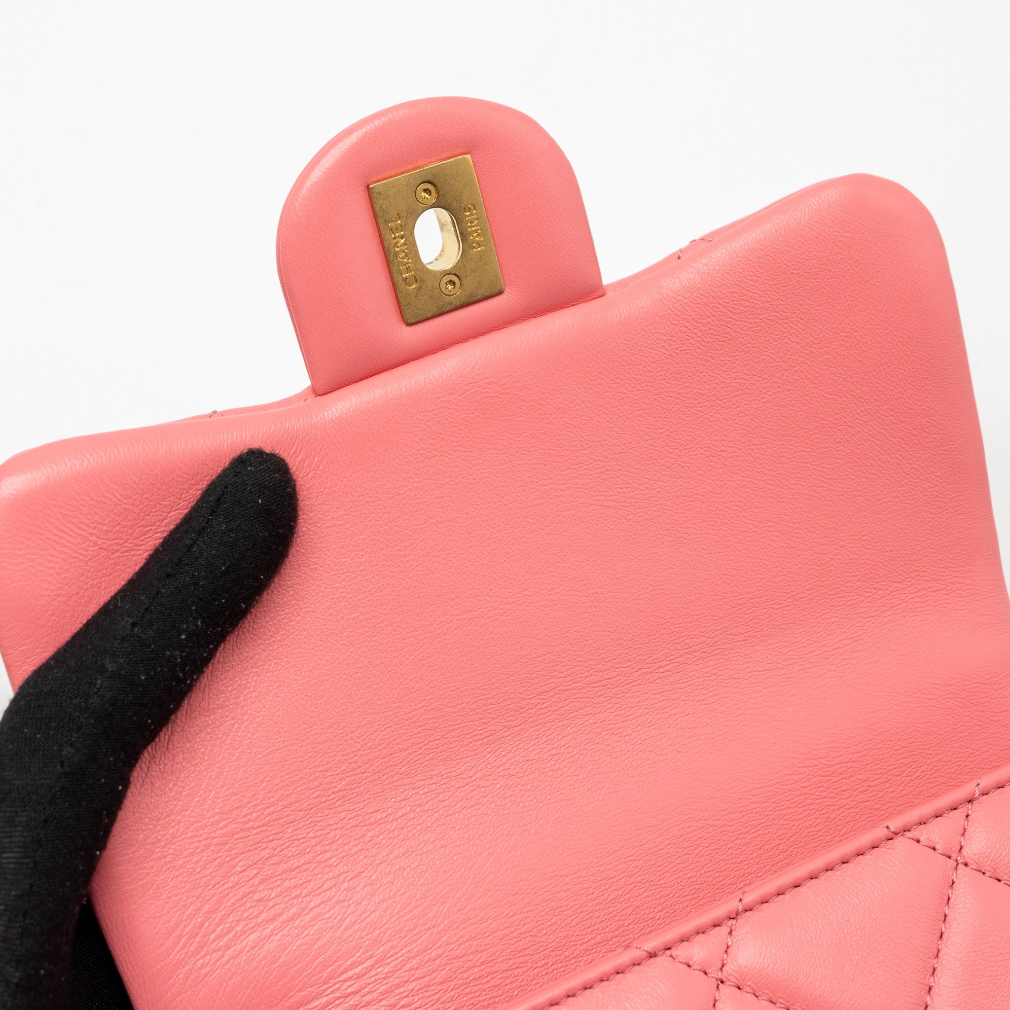 CHANEL 22P MINI SQUARE FLAP BAG LAMBSKIN PINK ENAMEL/GOLD HARDWARE(MICROCHIP)