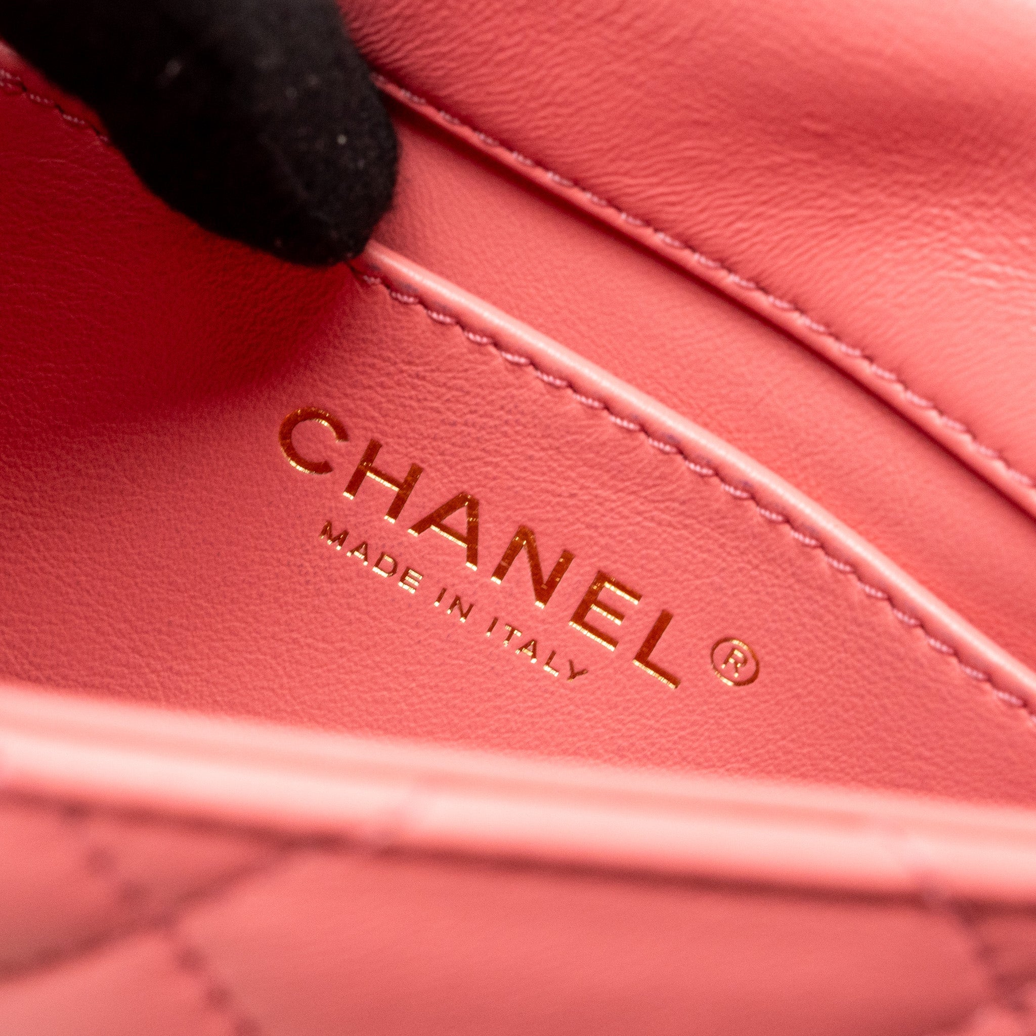 CHANEL 22P MINI SQUARE FLAP BAG LAMBSKIN PINK ENAMEL/GOLD HARDWARE(MICROCHIP)