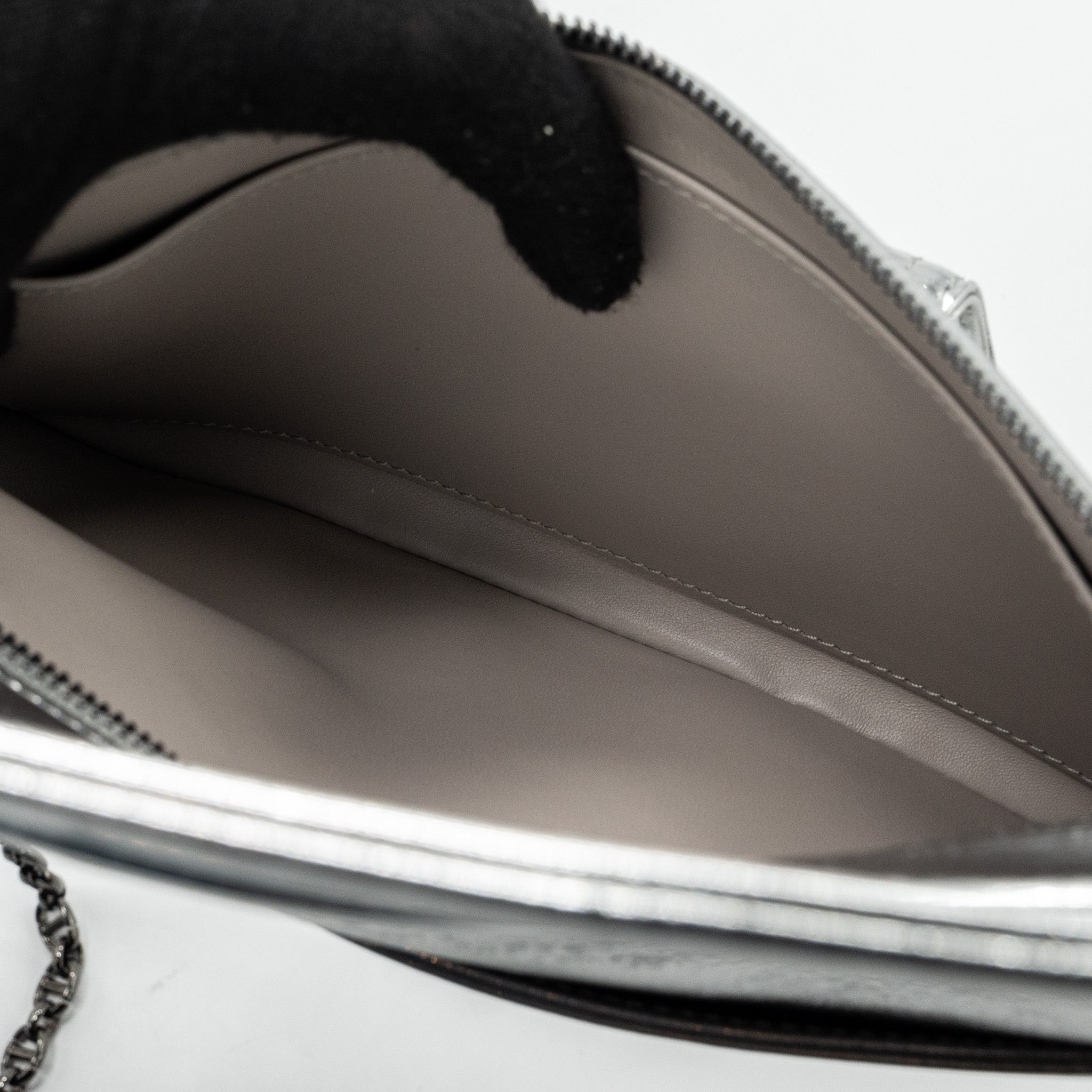DIOR DIORDOUBLE CLUTCH WITH CHAINS CALFSKIN ARGENT BLACK HARDWARE