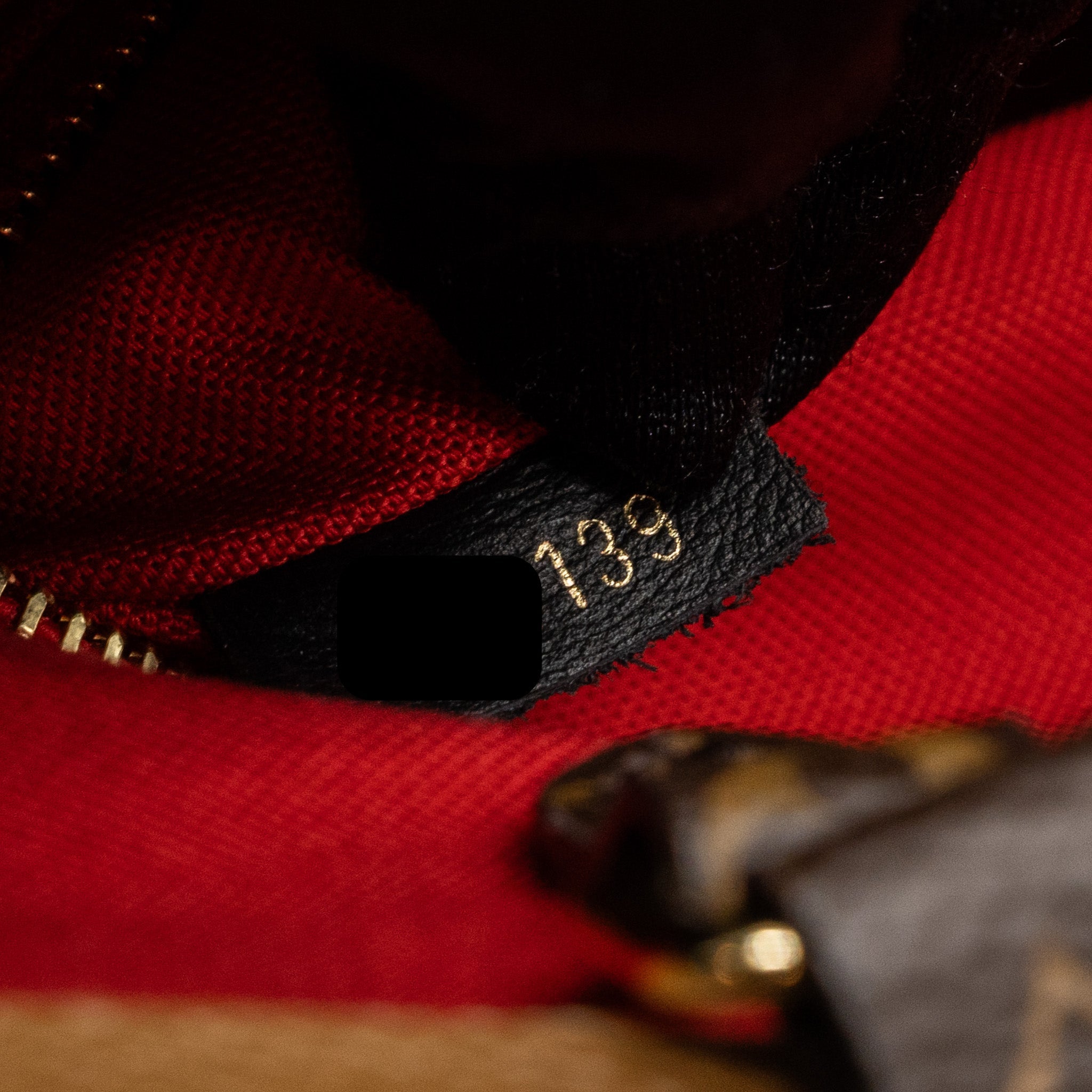 LOUIS VUITTON ONTHEGO MM MONOGRAM CANVAS GHW