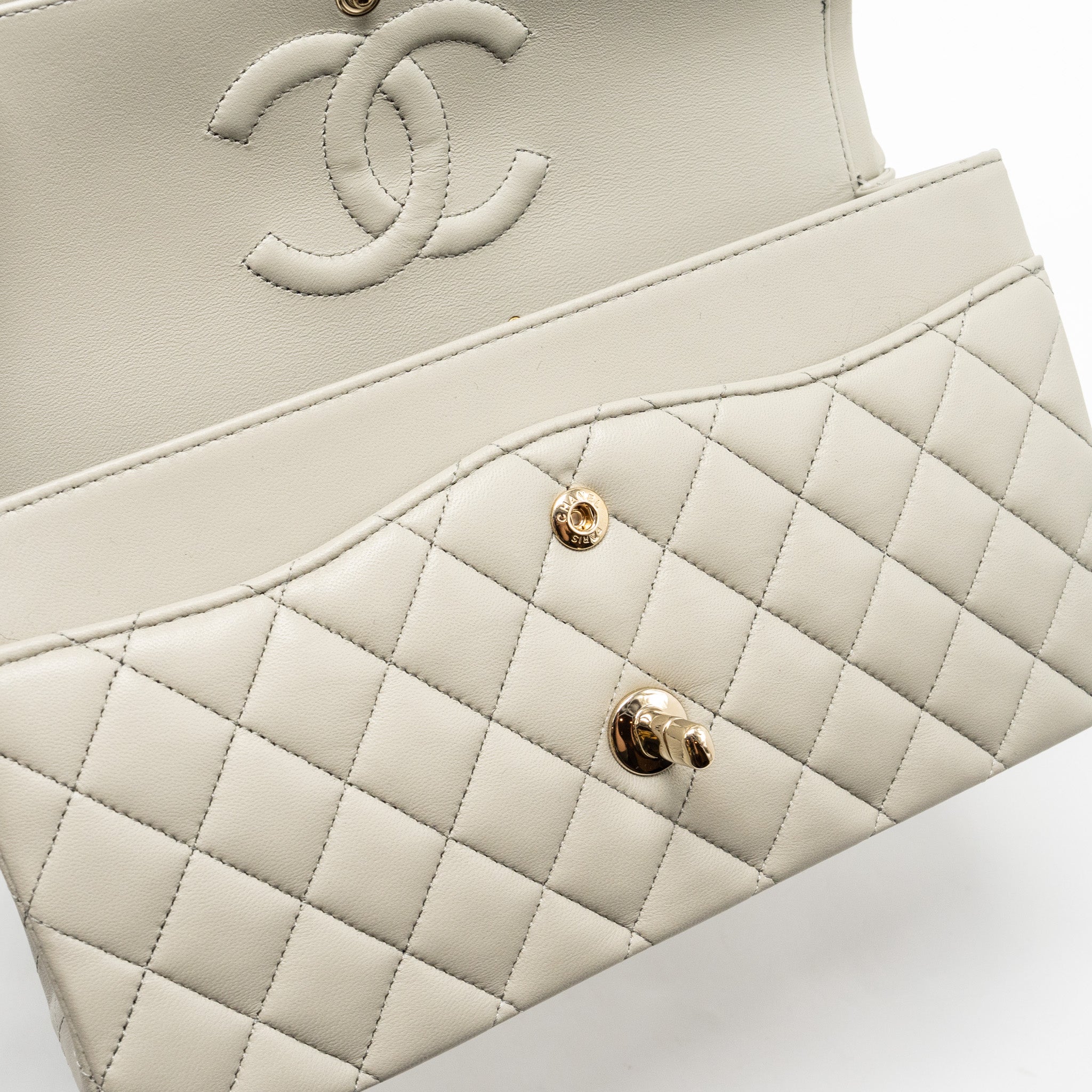 CHANEL MEDIUM CLASSIC DOUBLE FLAP BAG LAMBSKIN LIGHT GREY LGHW (MICROCHIP)