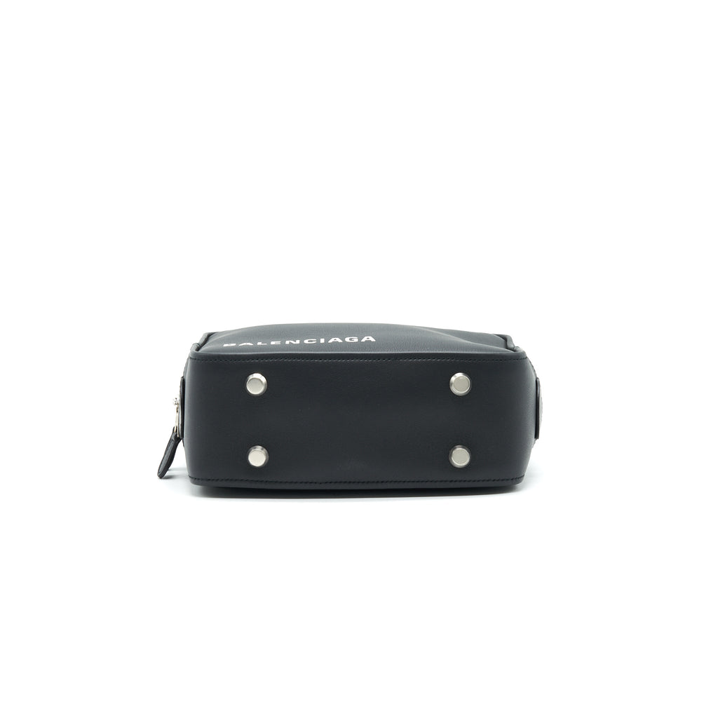 BALENCIAGA TRIANGLE SQUARE BAG XS