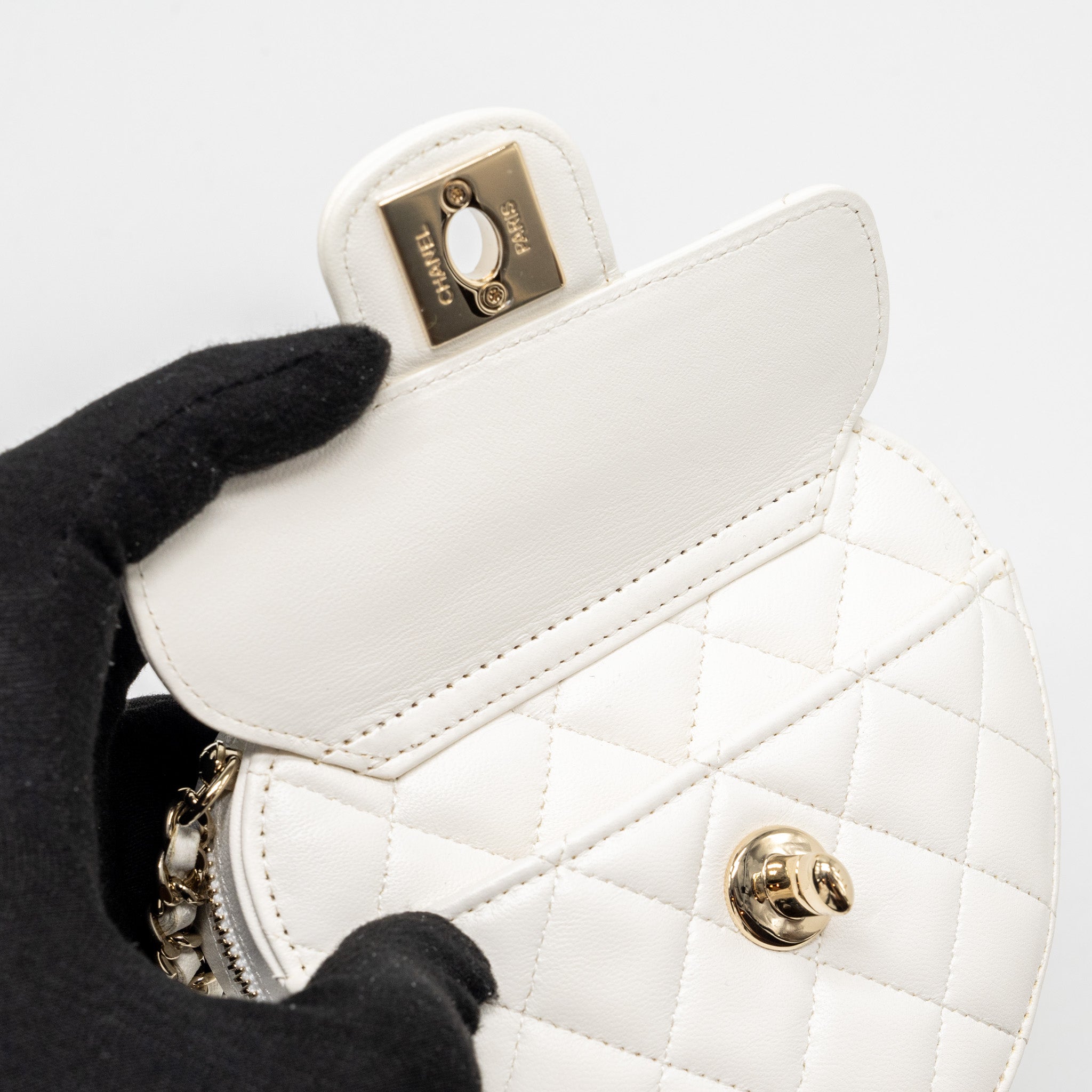 CHANEL 22S SMALL HEART BAG LAMBSKIN WHITE LGHW